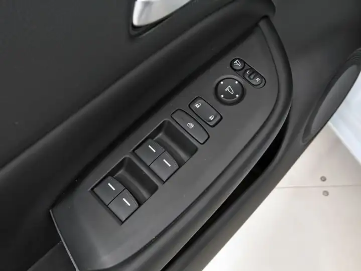 Honda Jazz 1.5i-MMD ADVANCE 2025, foto 13