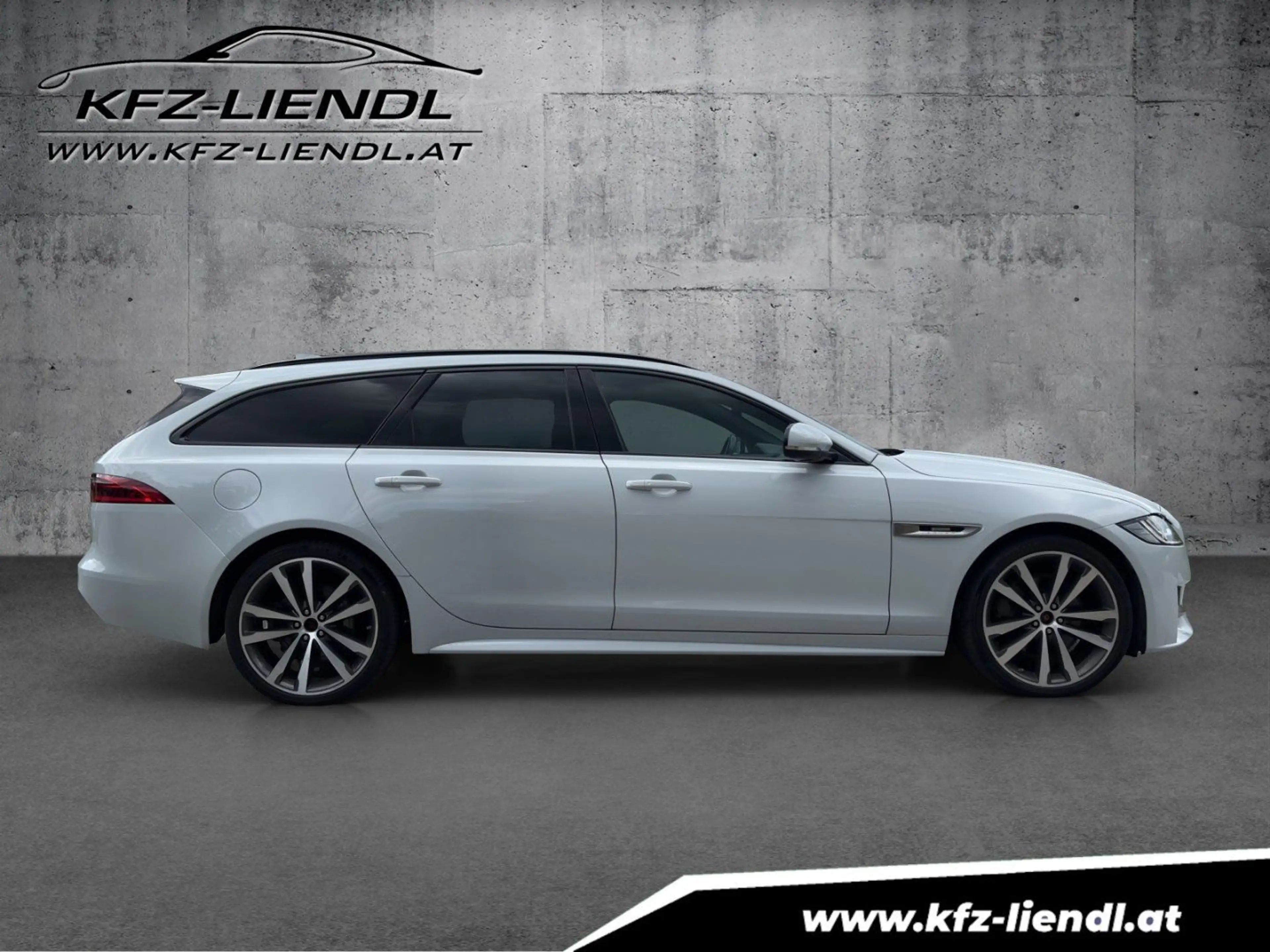 Jaguar XF 20 D Sportbrake Portfolio AWD — photo 3