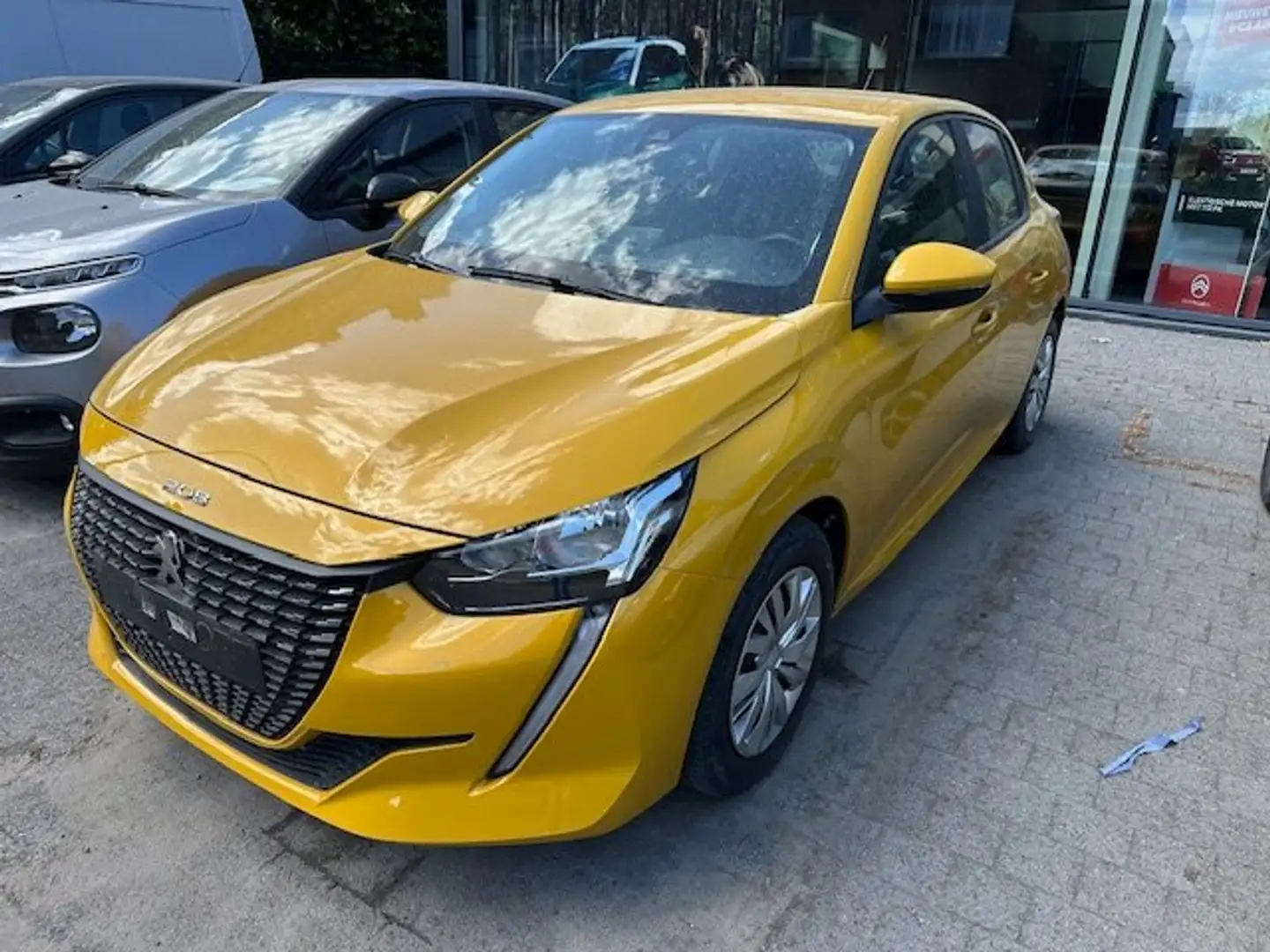 Peugeot 208 1.2i PureTech Active (EU6.3) Geel - 2