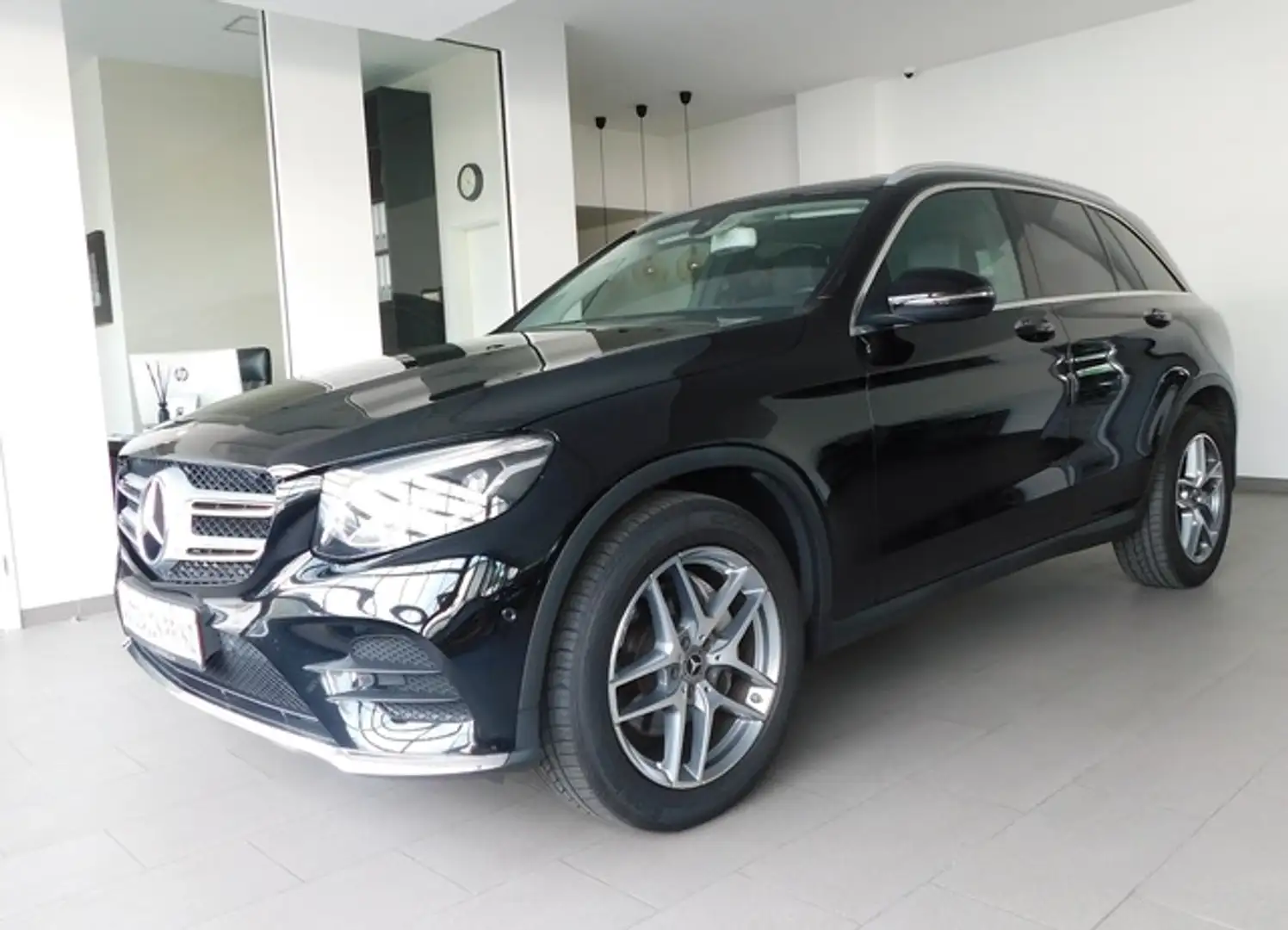 Mercedes-Benz GLC 250 4Matic AMG Line AUT KLI LED NAVI LM 1Hnd Schwarz - 1