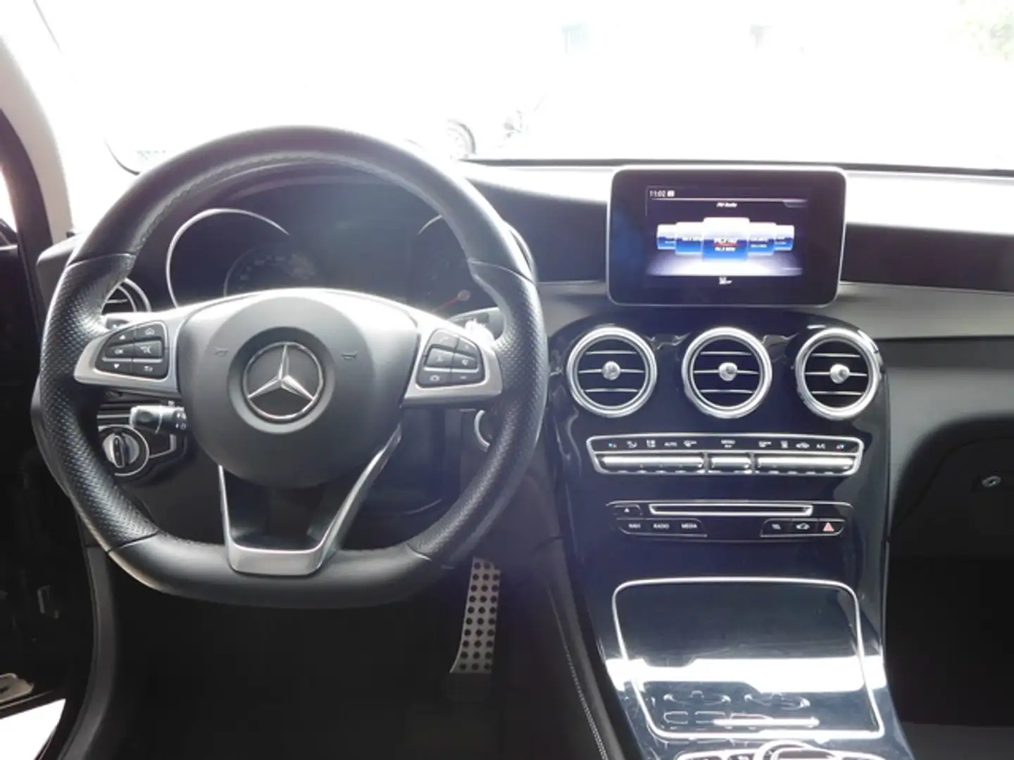 Mercedes-Benz GLC 250 4Matic AMG Line AUT KLI LED NAVI LM 1Hnd Noir - 2