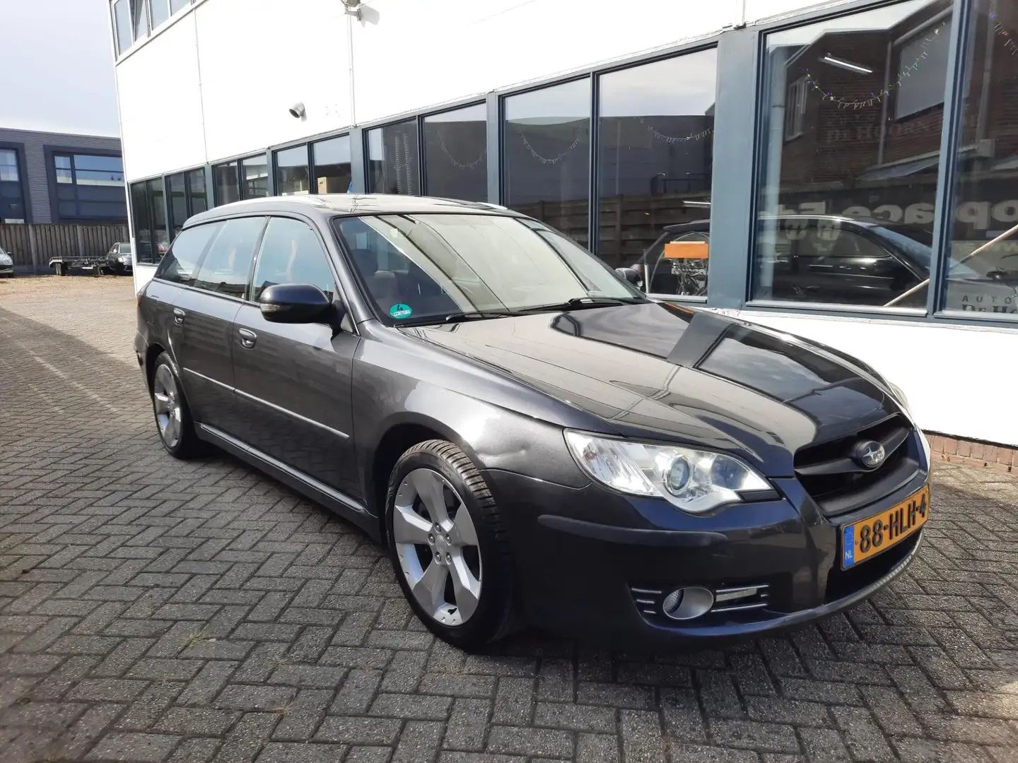 Subaru Legacy Touring Wagon 3.0R LPG ECC VOL LEER AUTOMAAT Grijs - 2