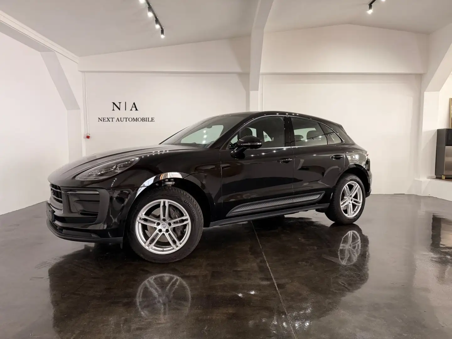 Porsche Macan 2.0 L Model 2023 DAB+ Noir - 1