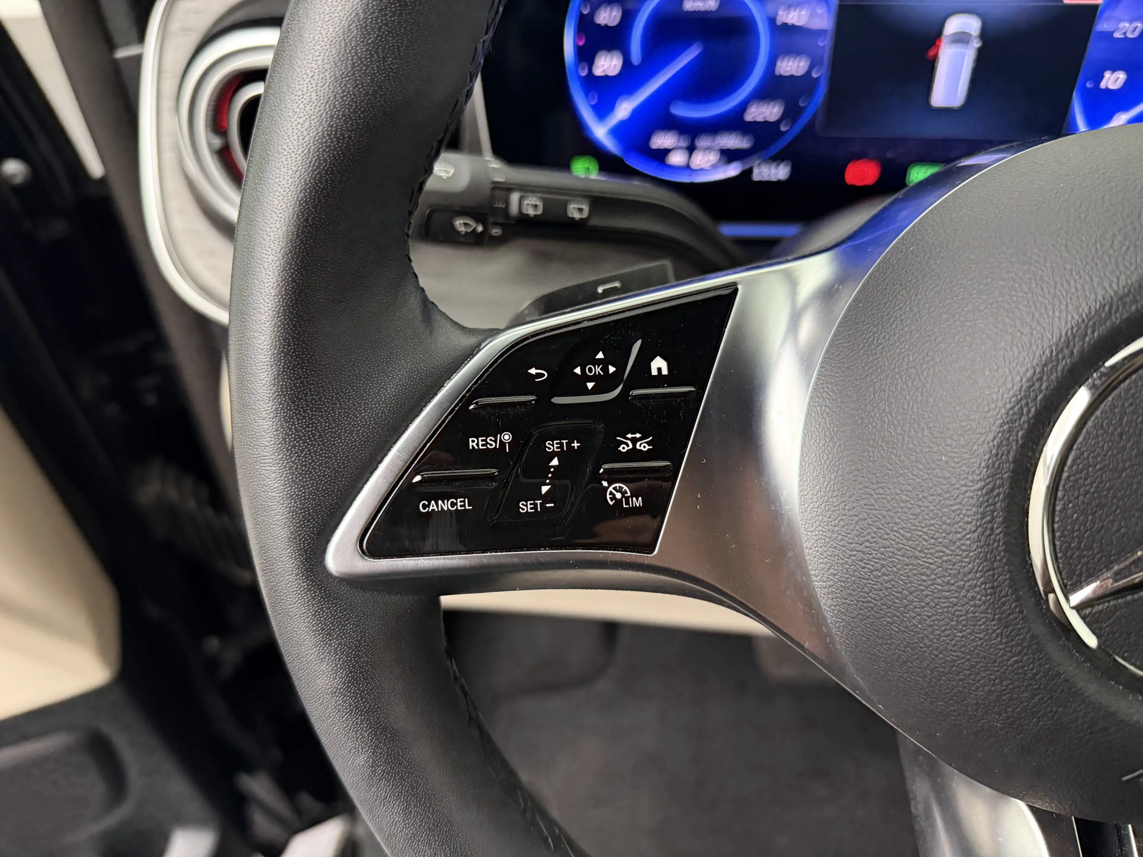 Mercedes-Benz EQV 300 Lang Avantgarde Exclusieve 7-Peroons | Pano | Elek — photo 15