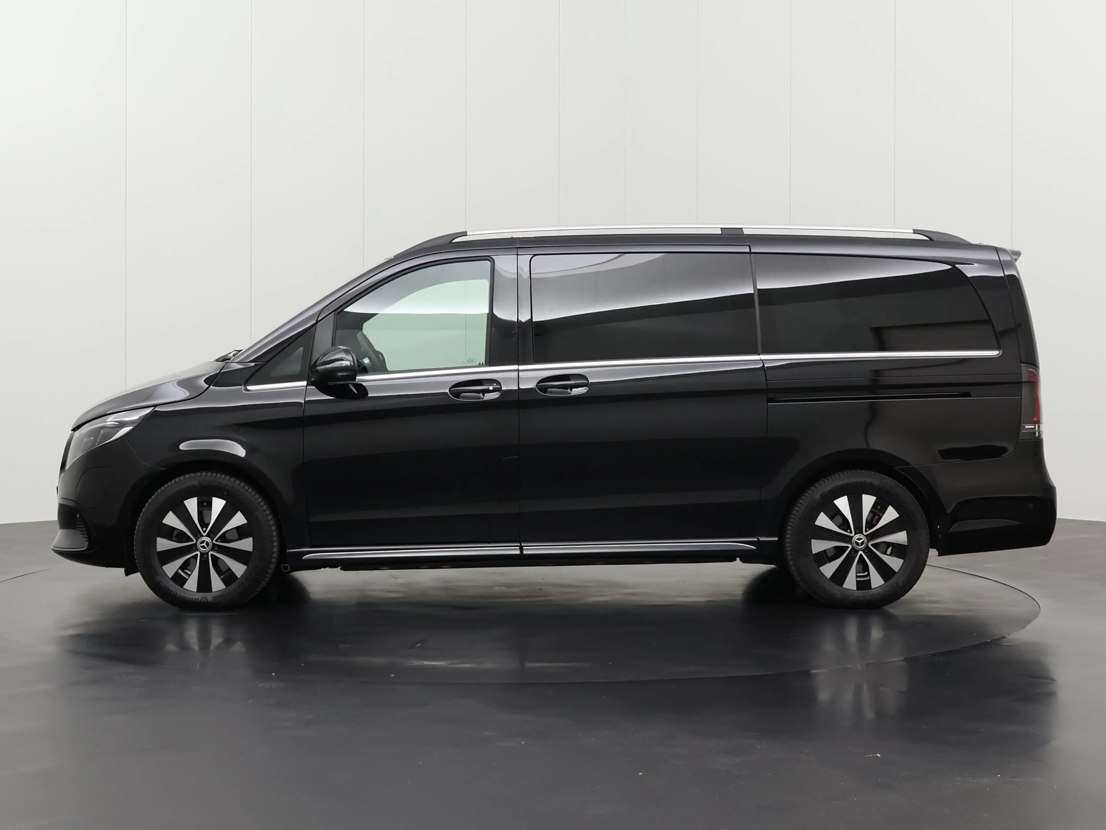 Mercedes-Benz EQV 300 Lang Avantgarde Exclusieve 7-Peroons | Pano | Elek — photo 12