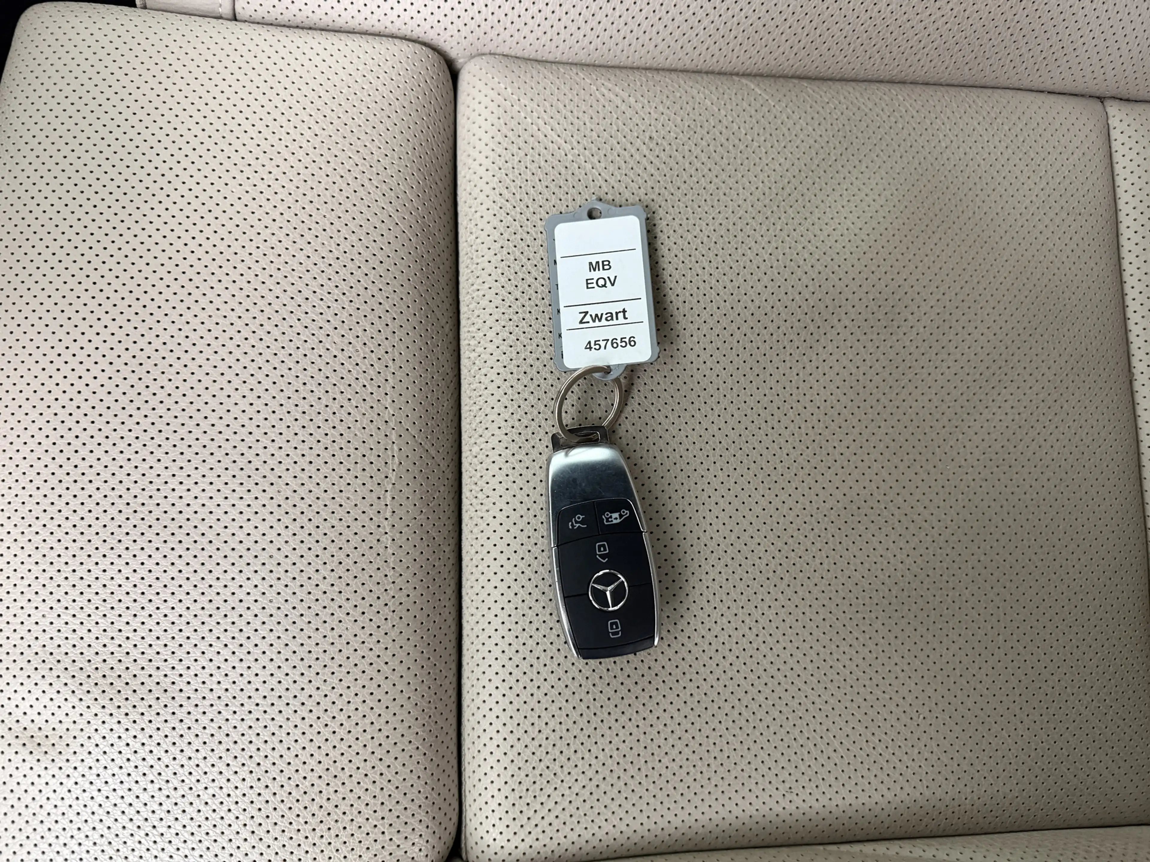 Mercedes-Benz EQV 300 Lang Avantgarde Exclusieve 7-Peroons | Pano | Elek — photo 5