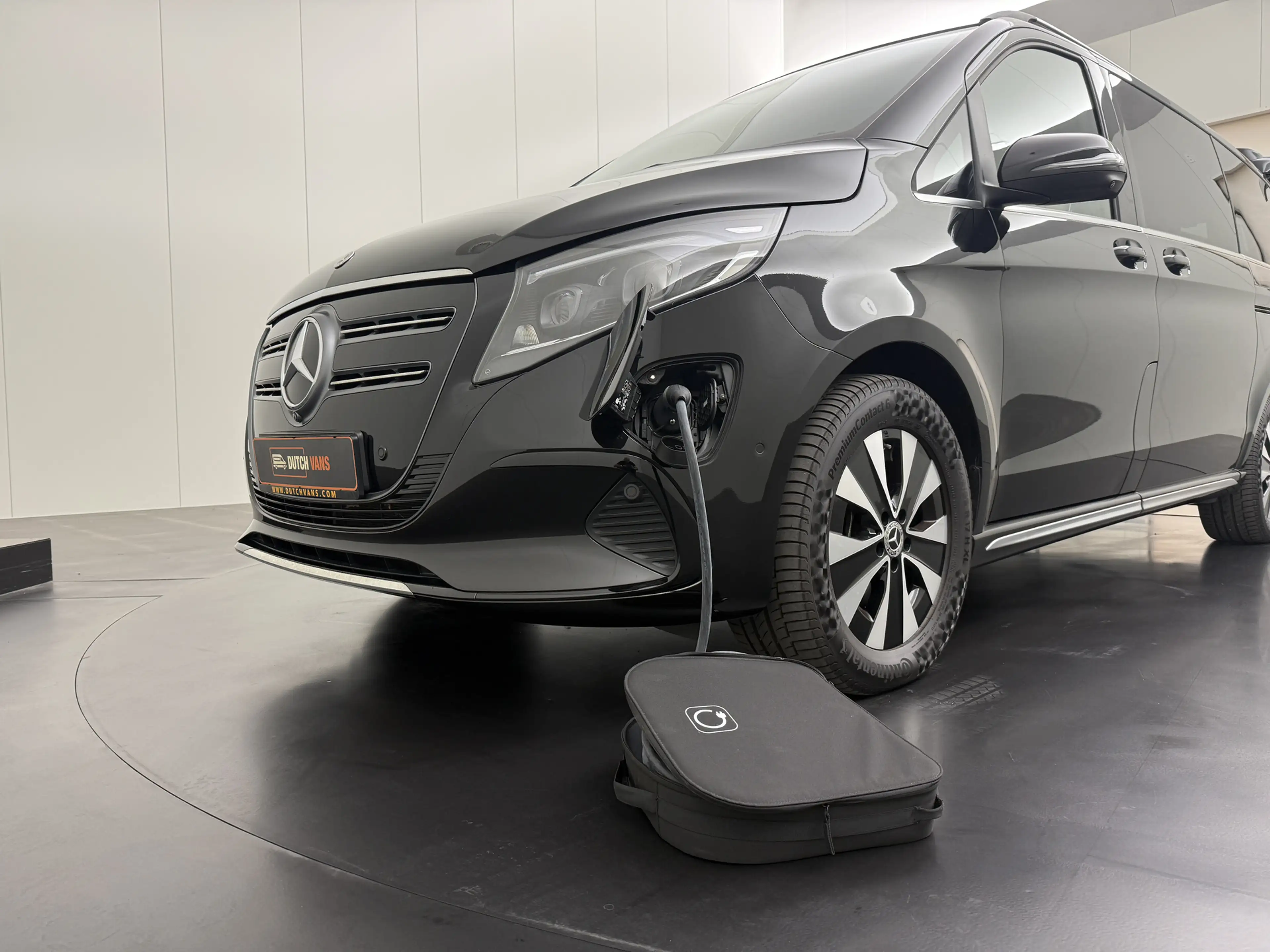 Mercedes-Benz EQV 300 Lang Avantgarde Exclusieve 7-Peroons | Pano | Elek — photo 34