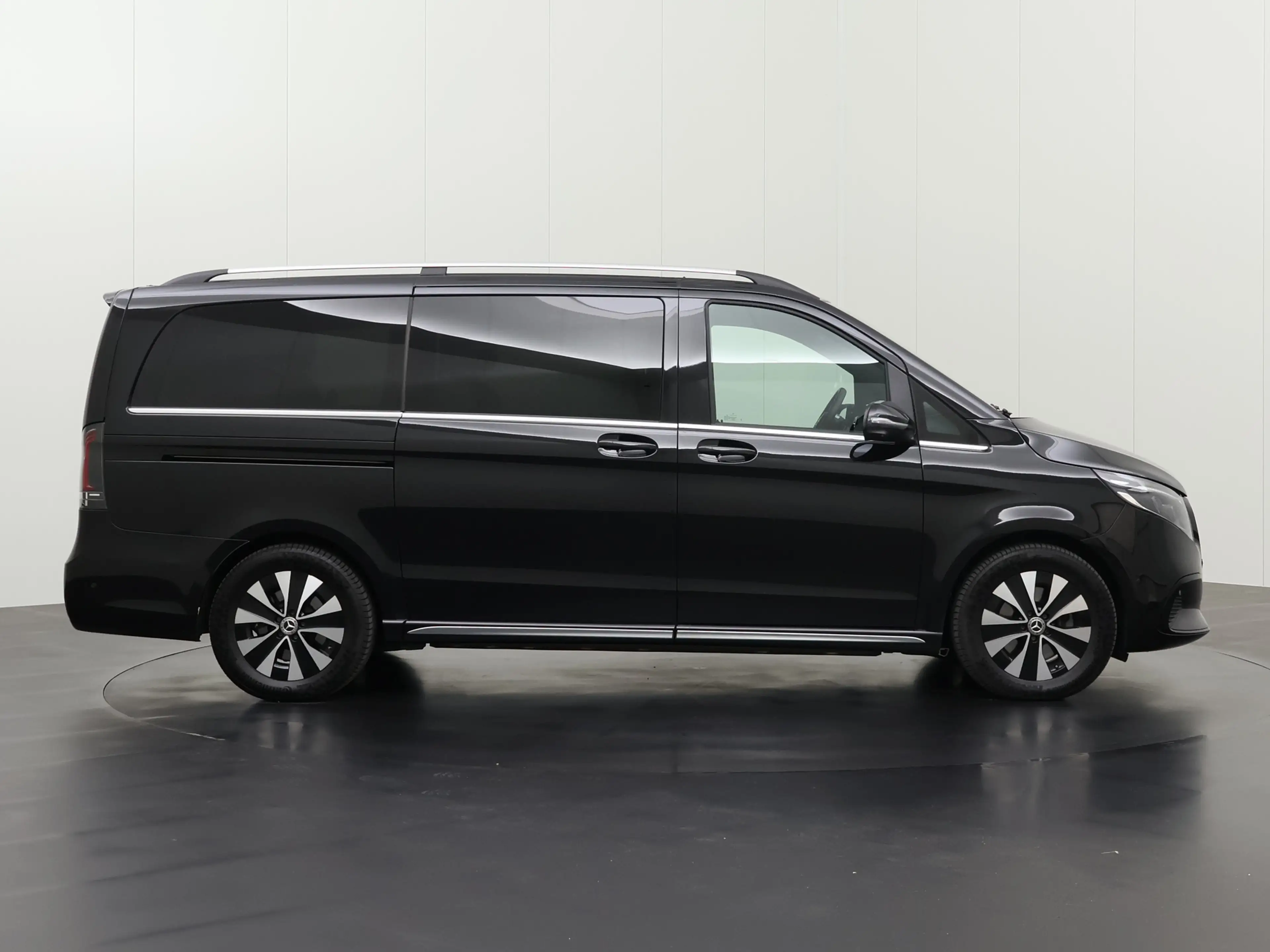 Mercedes-Benz EQV 300 Lang Avantgarde Exclusieve 7-Peroons | Pano | Elek — photo 13