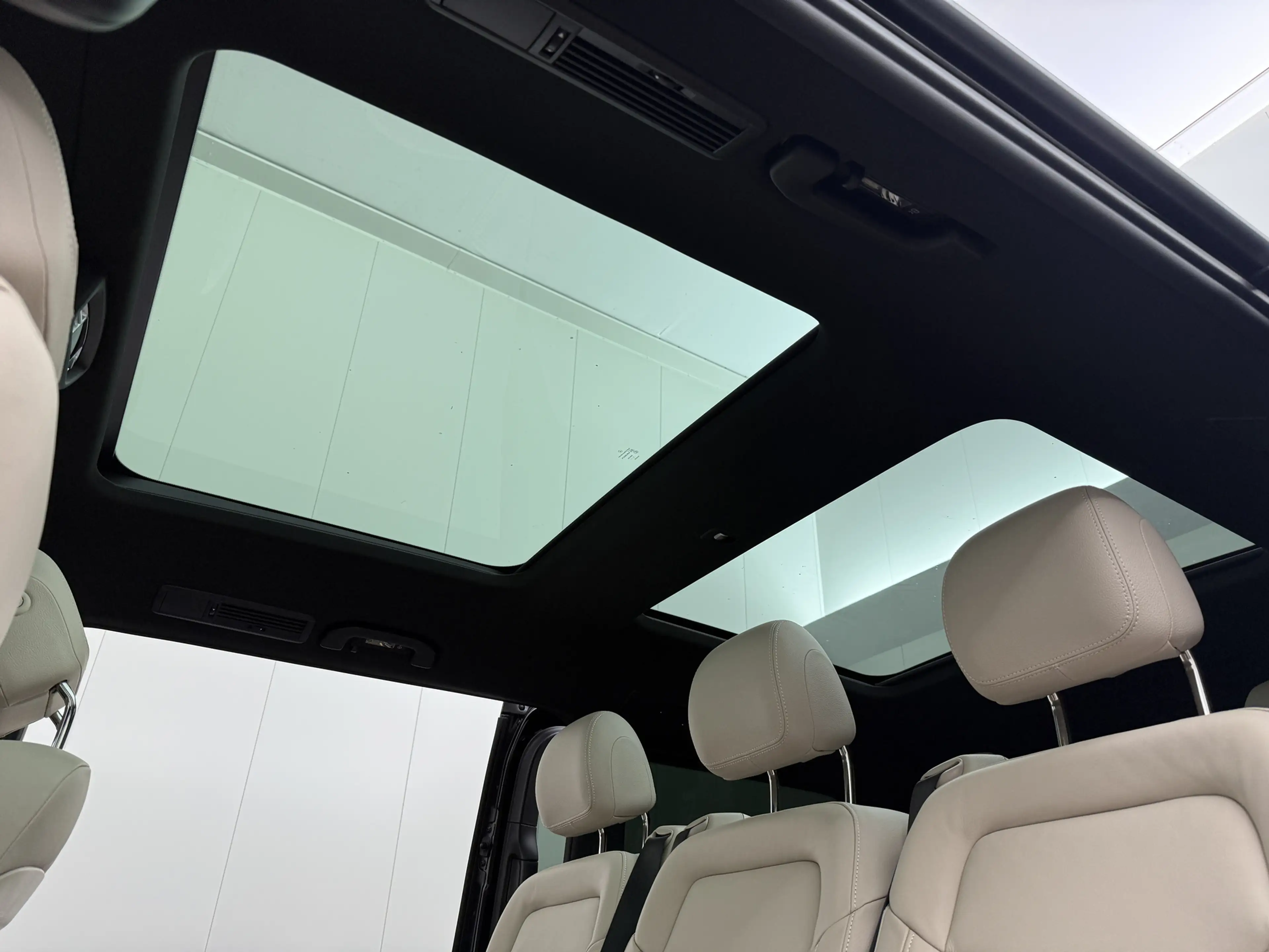 Mercedes-Benz EQV 300 Lang Avantgarde Exclusieve 7-Peroons | Pano | Elek — photo 30
