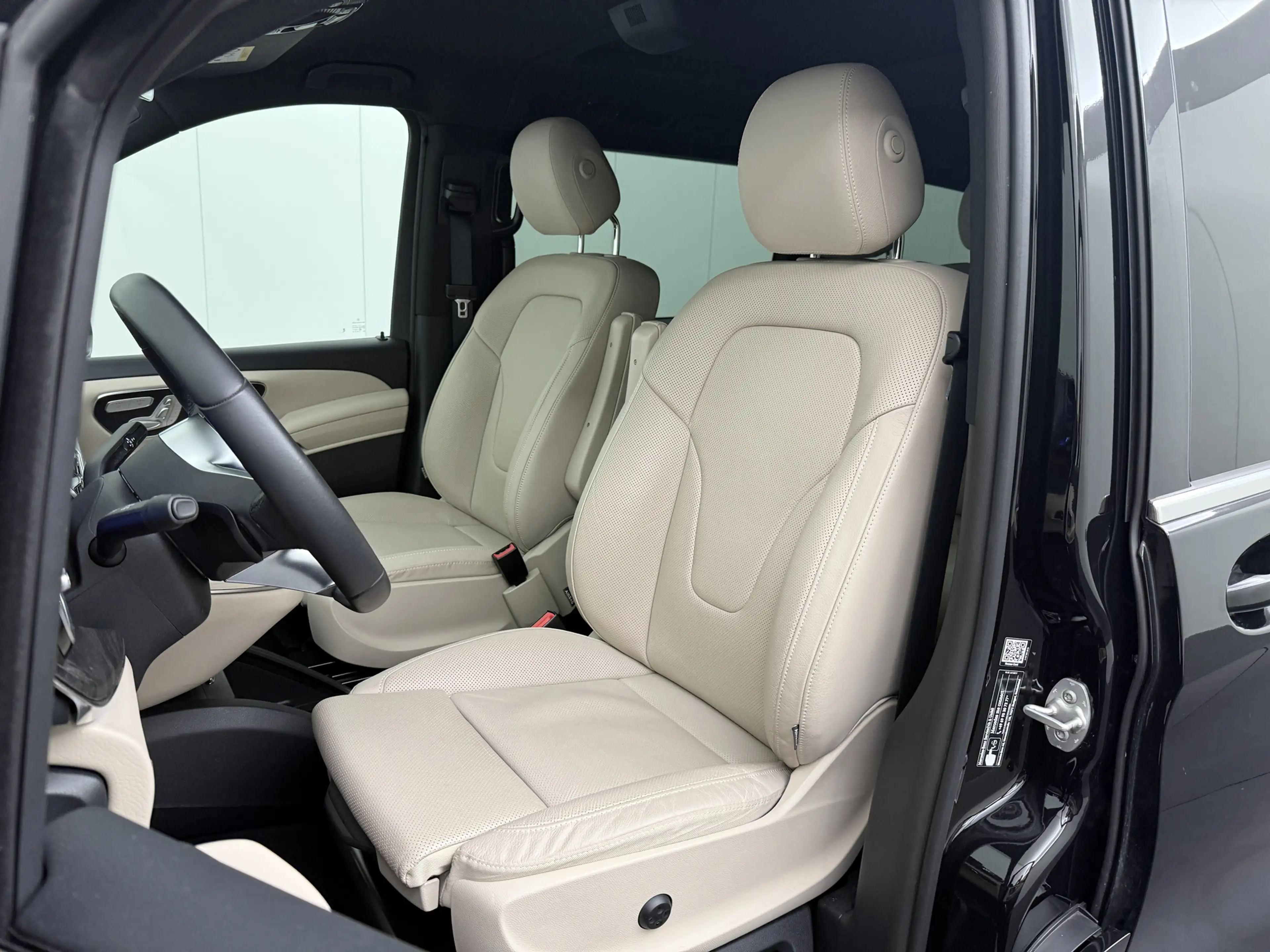 Mercedes-Benz EQV 300 Lang Avantgarde Exclusieve 7-Peroons | Pano | Elek — photo 26
