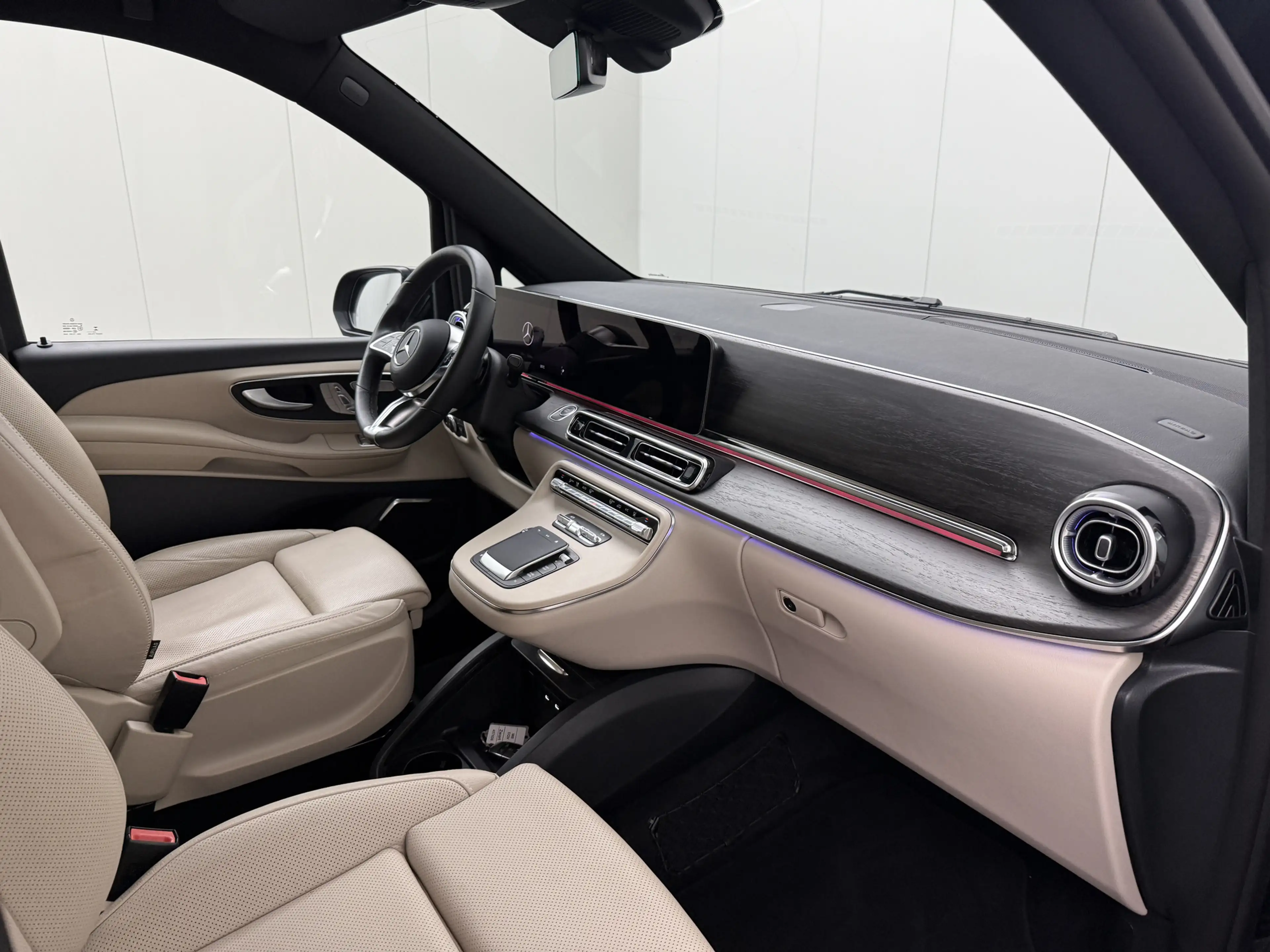 Mercedes-Benz EQV 300 Lang Avantgarde Exclusieve 7-Peroons | Pano | Elek — photo 27