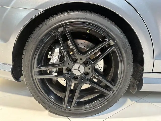 Mercedes-Benz C63 AMG | 457 ch | BVA | 127 790 km | Essence | 33 990 € | Caméra | Toit ouvrant | Harman Kardon | Cuir | Bi-Xénon