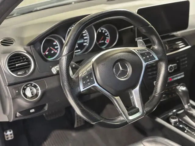 Mercedes-Benz C63 AMG | 457 ch | BVA | 127 790 km | Essence | 33 990 € | Caméra | Toit ouvrant | Harman Kardon | Cuir | Bi-Xénon