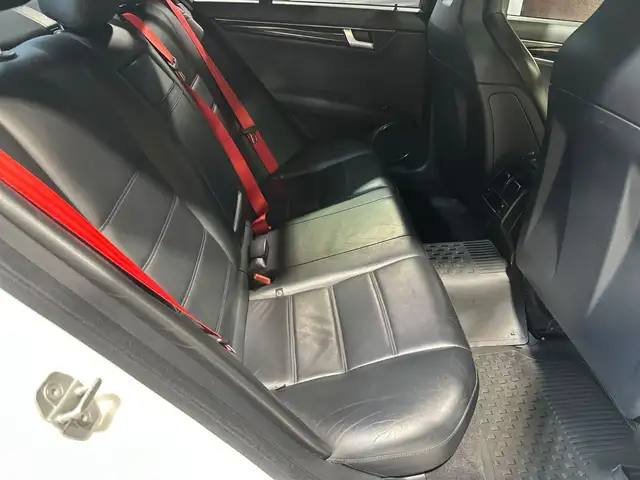 Mercedes-Benz C63 AMG | 457 ch | BVA | 127 790 km | Essence | 33 990 € | Caméra | Toit ouvrant | Harman Kardon | Cuir | Bi-Xénon