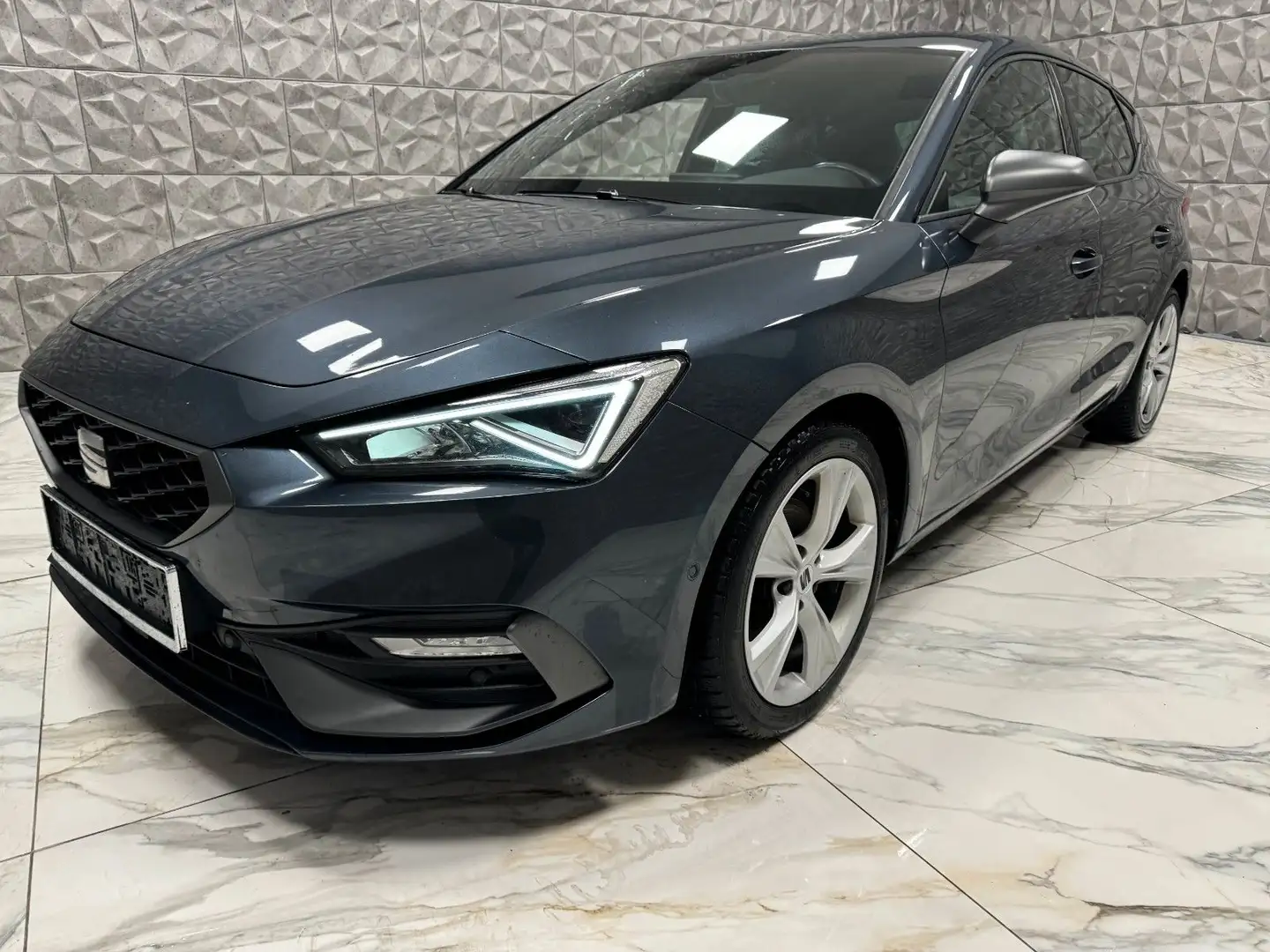 SEAT Leon 1,5 TSI FR * Paket M* Voll Fahrbereit * Grau - 2