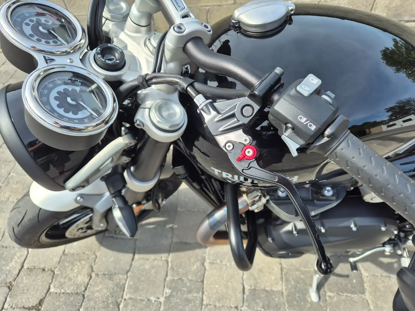 Triumph Speed Twin 1200 Noir - 2