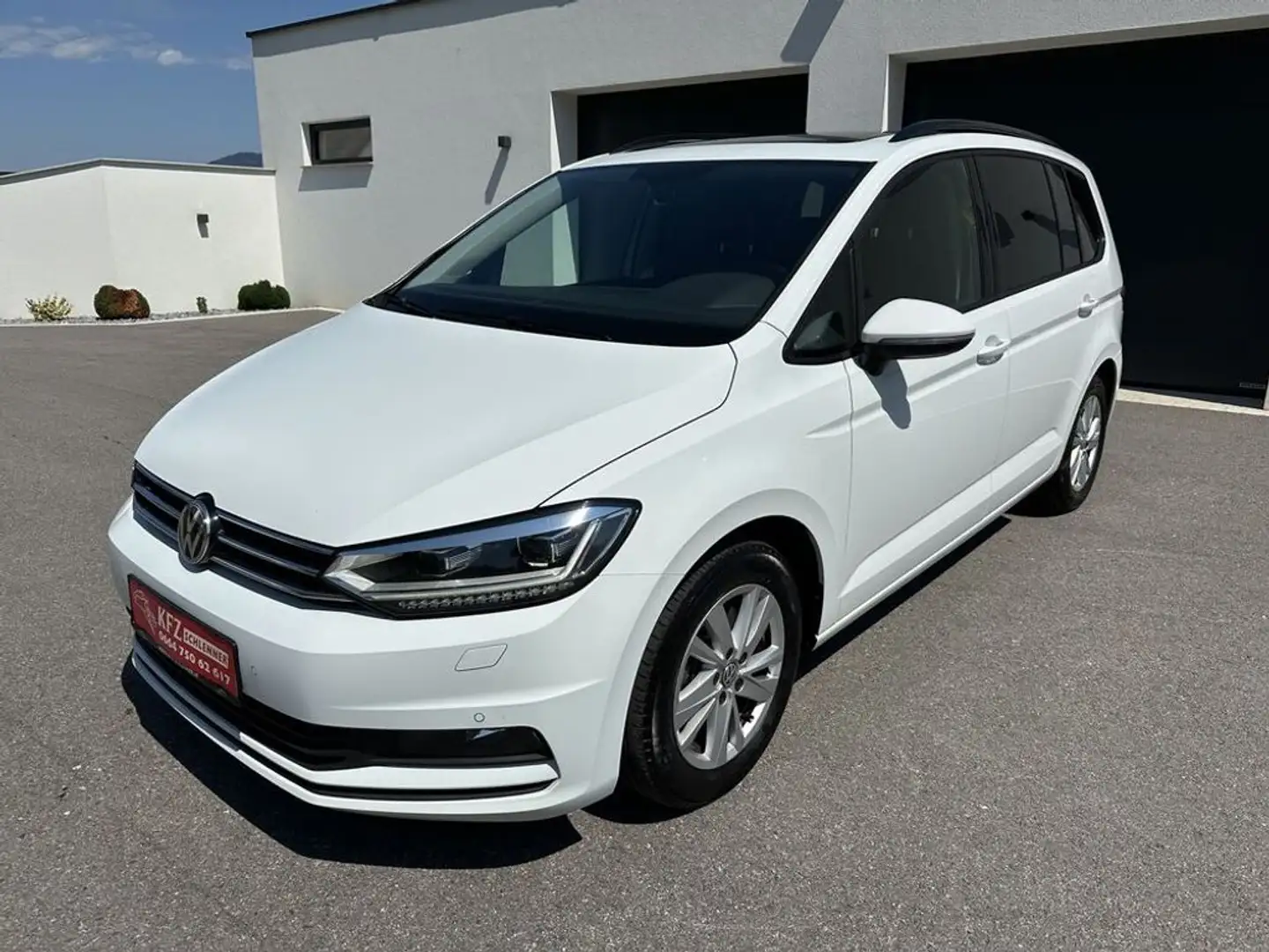 Volkswagen Touran Sky 2,0 TDI BMT/Panorama/LED/ACC Weiß - 1