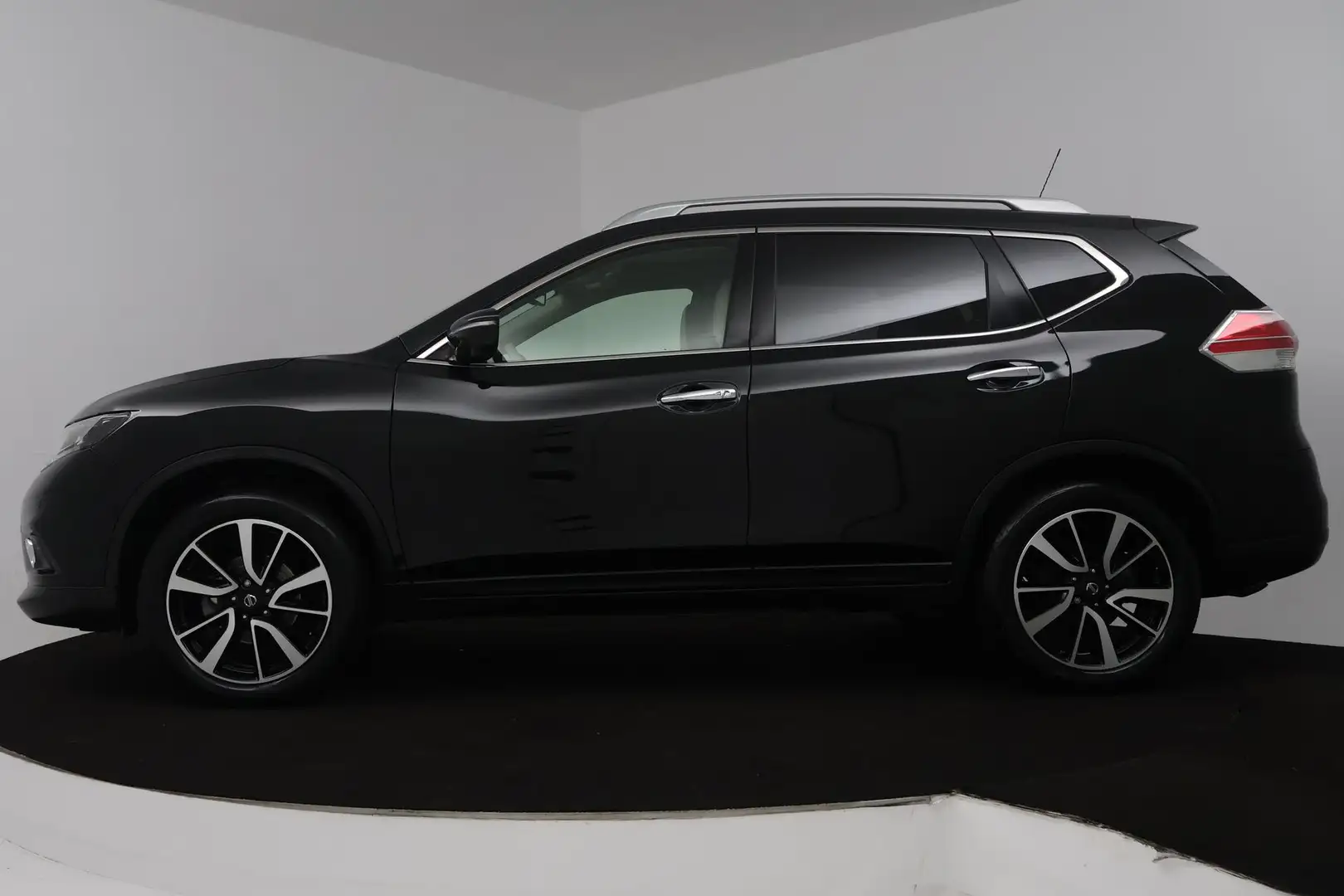 Nissan X-Trail 1.6 DIG-T Tekna (PANORAMADAK, STOELVERWARMING, CAM Zwart - 2