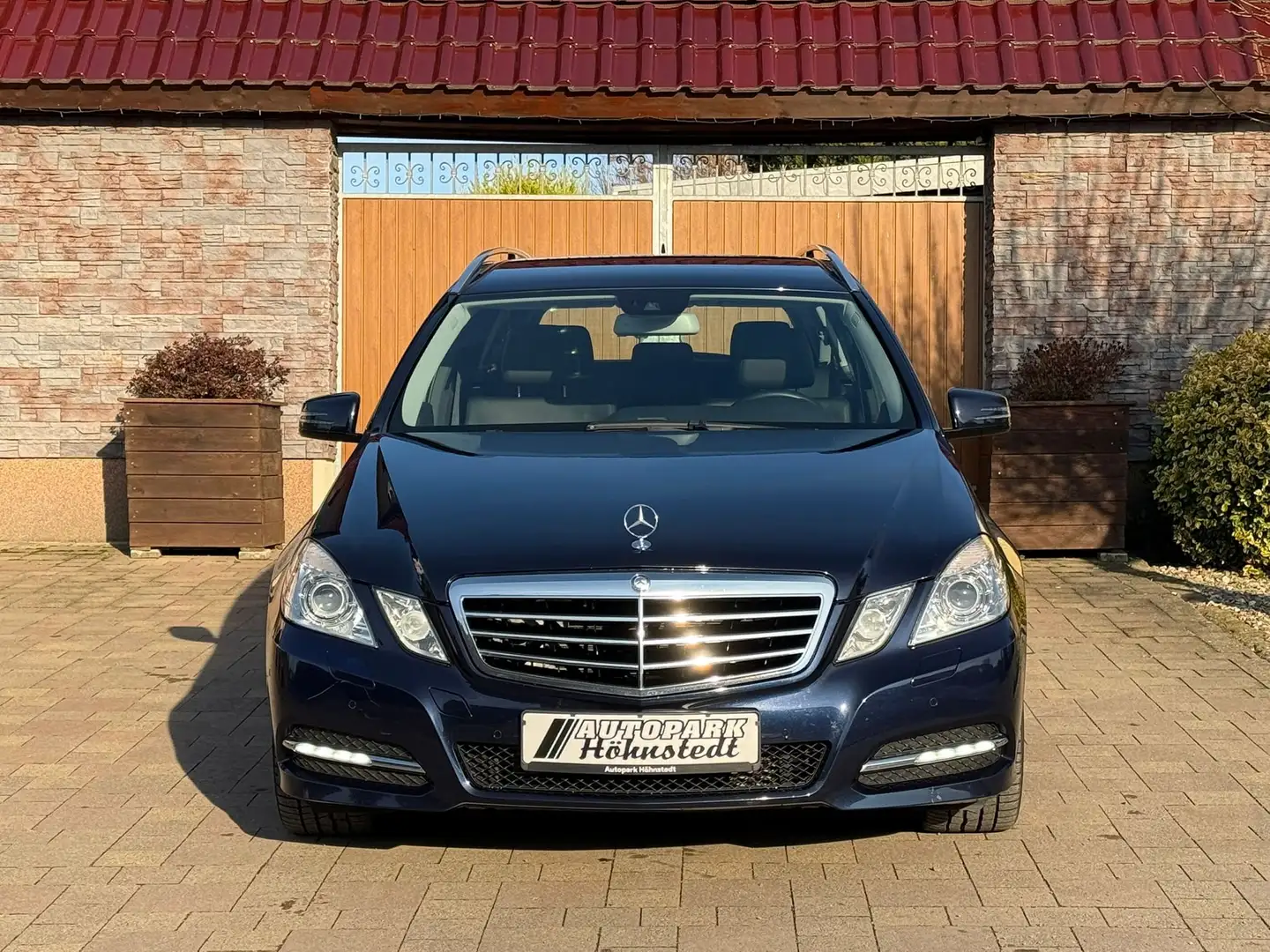 Mercedes-Benz E 250 CDI 4Matic Blau - 2