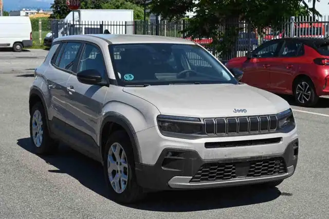 Jeep Avenger view 2