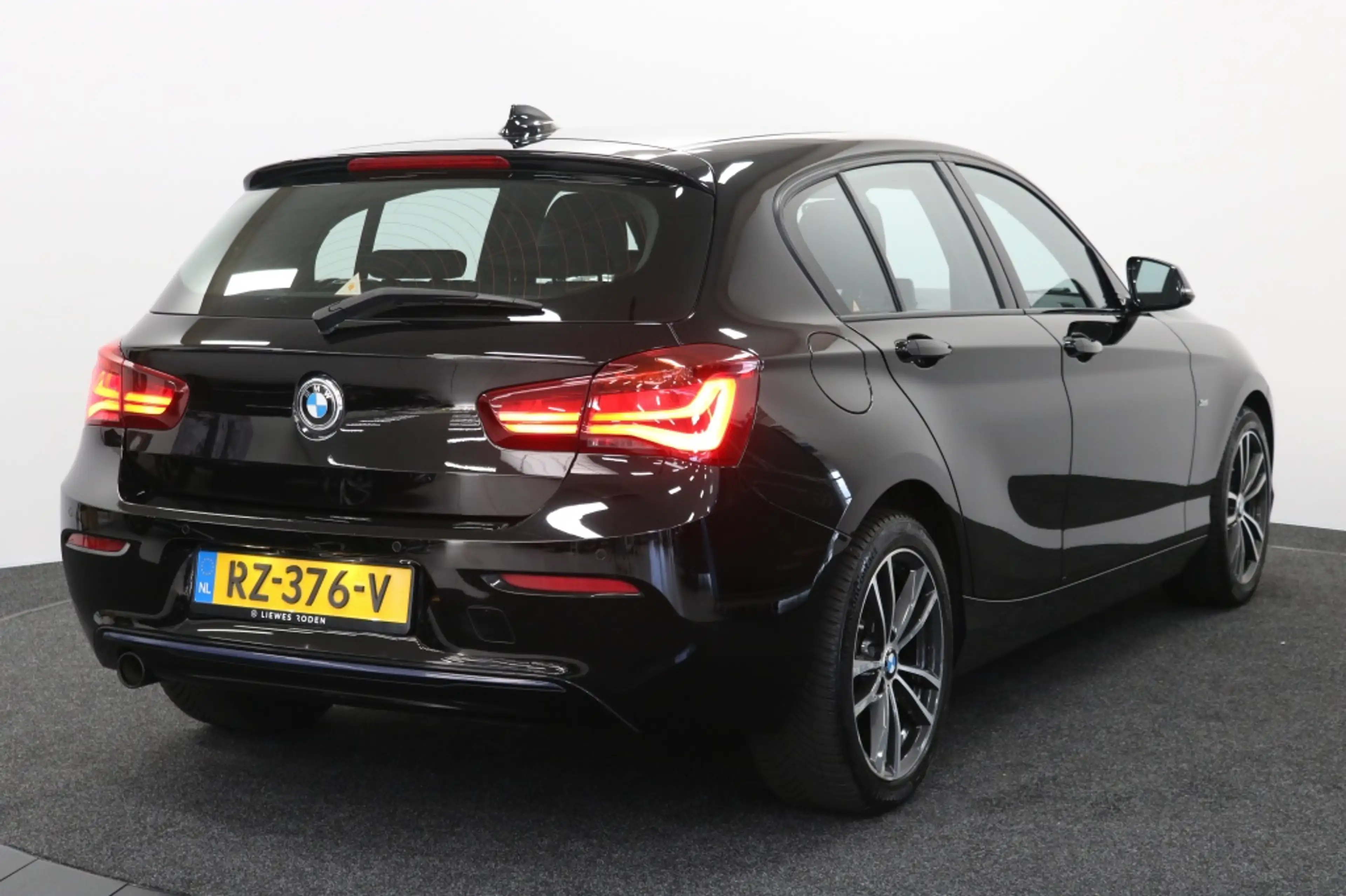 BMW 116 1-serie 116i Edition Sport Line Shadow Executive — photo 13