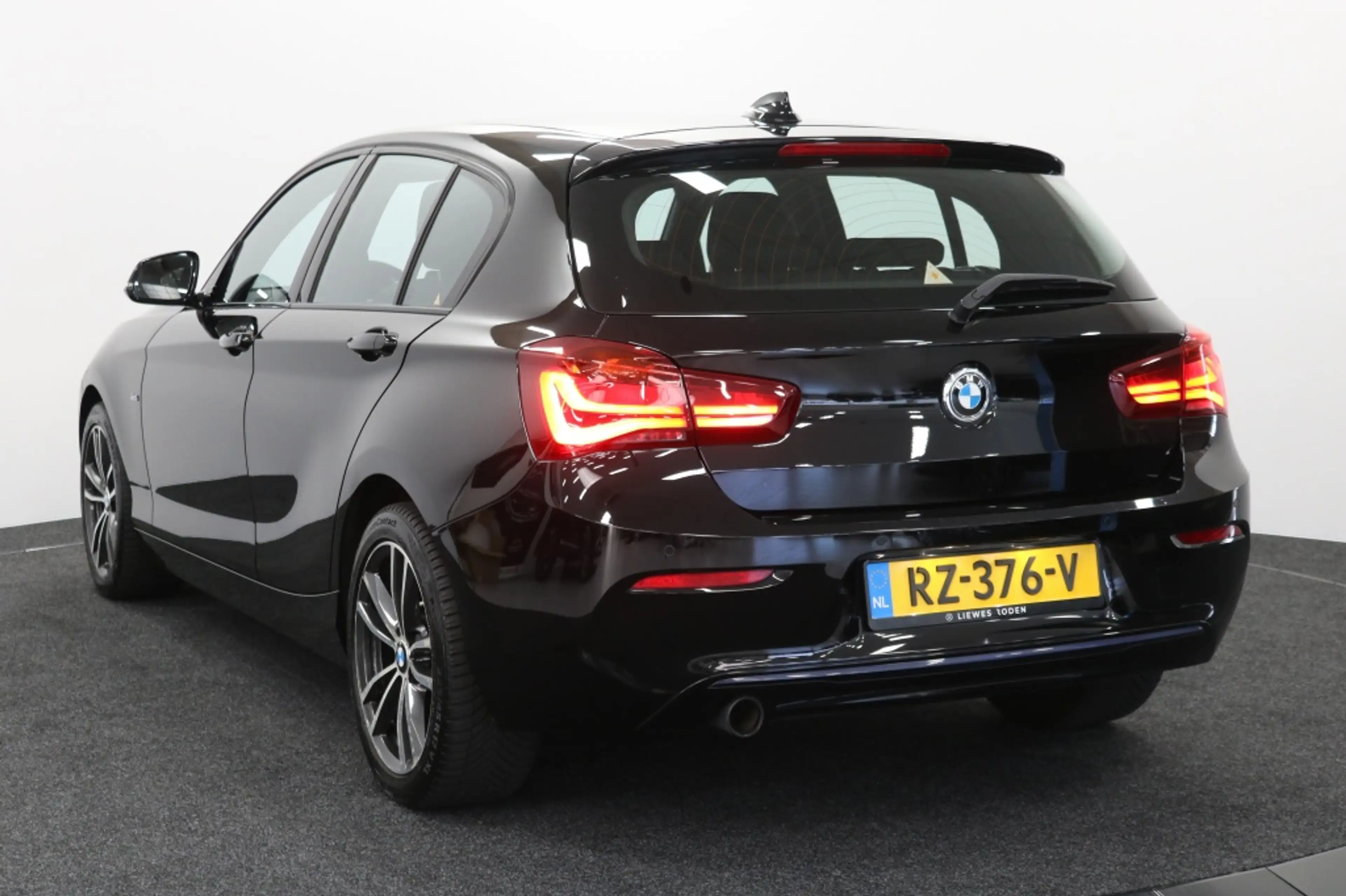 BMW 116 1-serie 116i Edition Sport Line Shadow Executive — photo 12