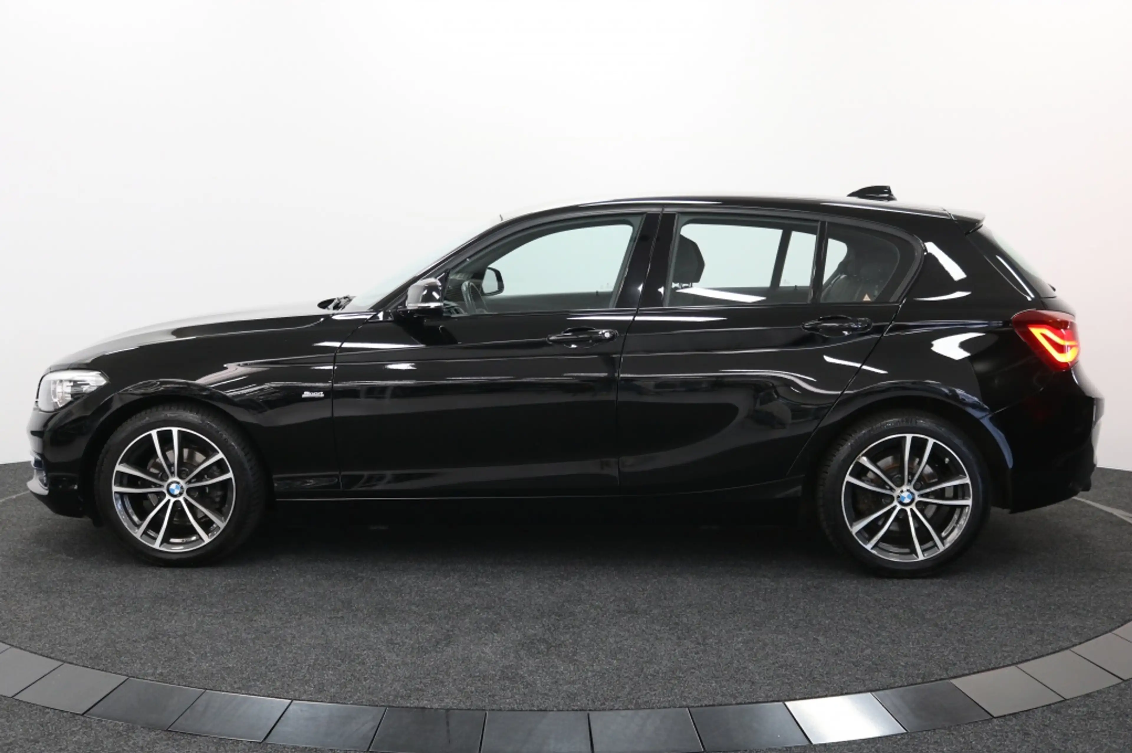 BMW 116 1-serie 116i Edition Sport Line Shadow Executive — photo 4