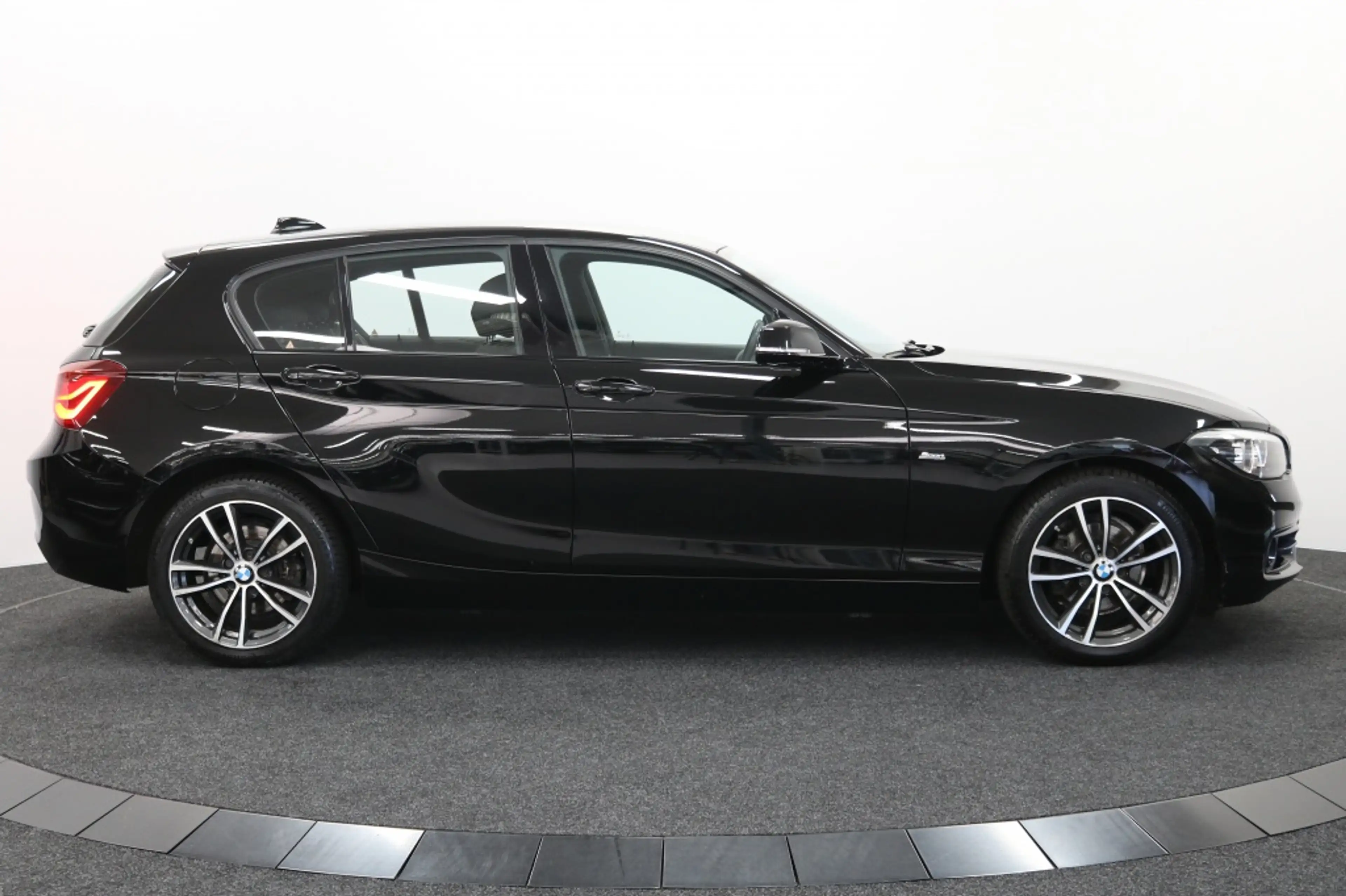 BMW 116 1-serie 116i Edition Sport Line Shadow Executive — photo 14
