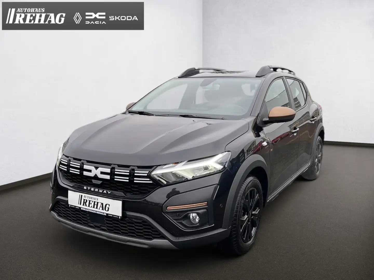 Dacia Sandero Stepway Extreme+ TCe110  *NAVI*KLIMA*SH* Zwart - 1