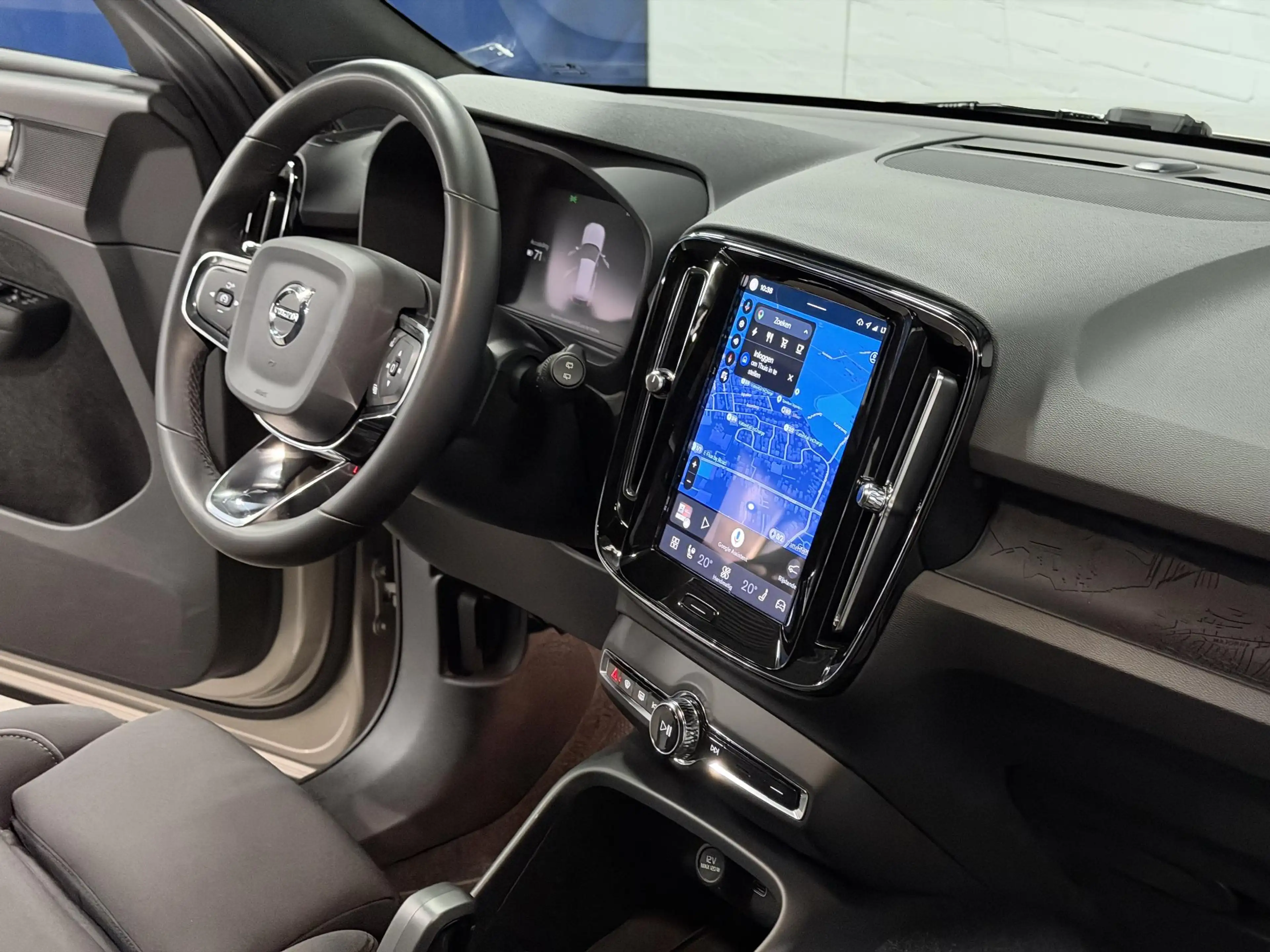 Volvo EX40 Single Motor Extended Range Plus 82 kWh Warmtepomp — photo 15