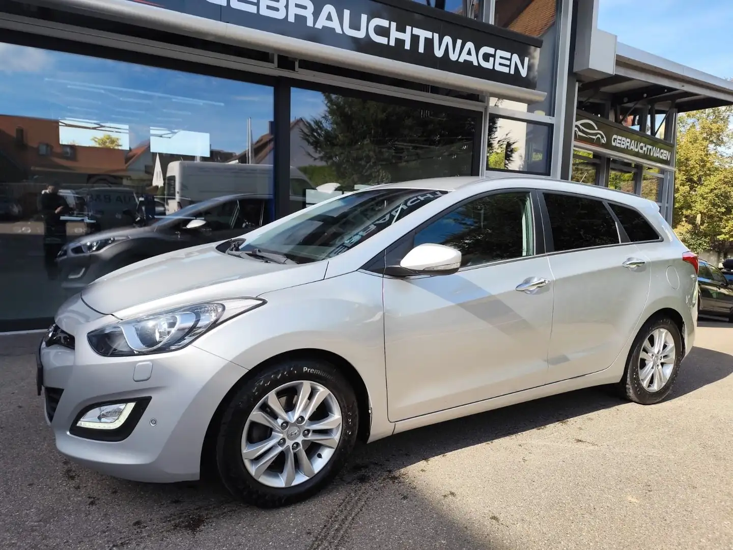 Hyundai i30 cw 1. HAND, KLIMA, XENON, ALU, LEDER Silber - 1