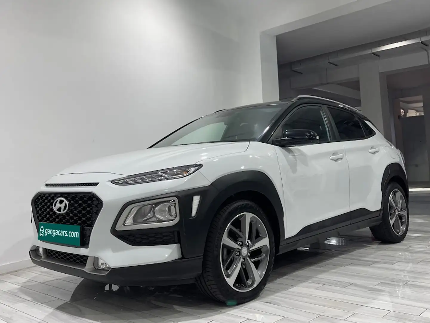 Hyundai KONA 1.0 TGDI Essence 4x2 Blanco - 2
