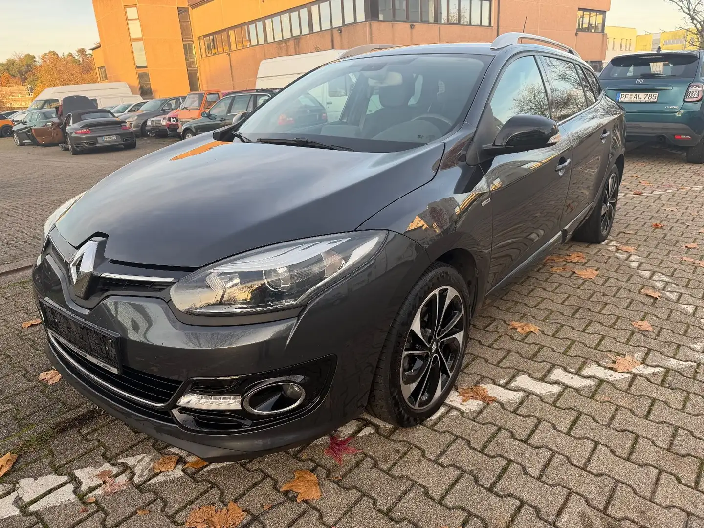 Renault Megane III Grandtour BOSE Edition Gris - 2
