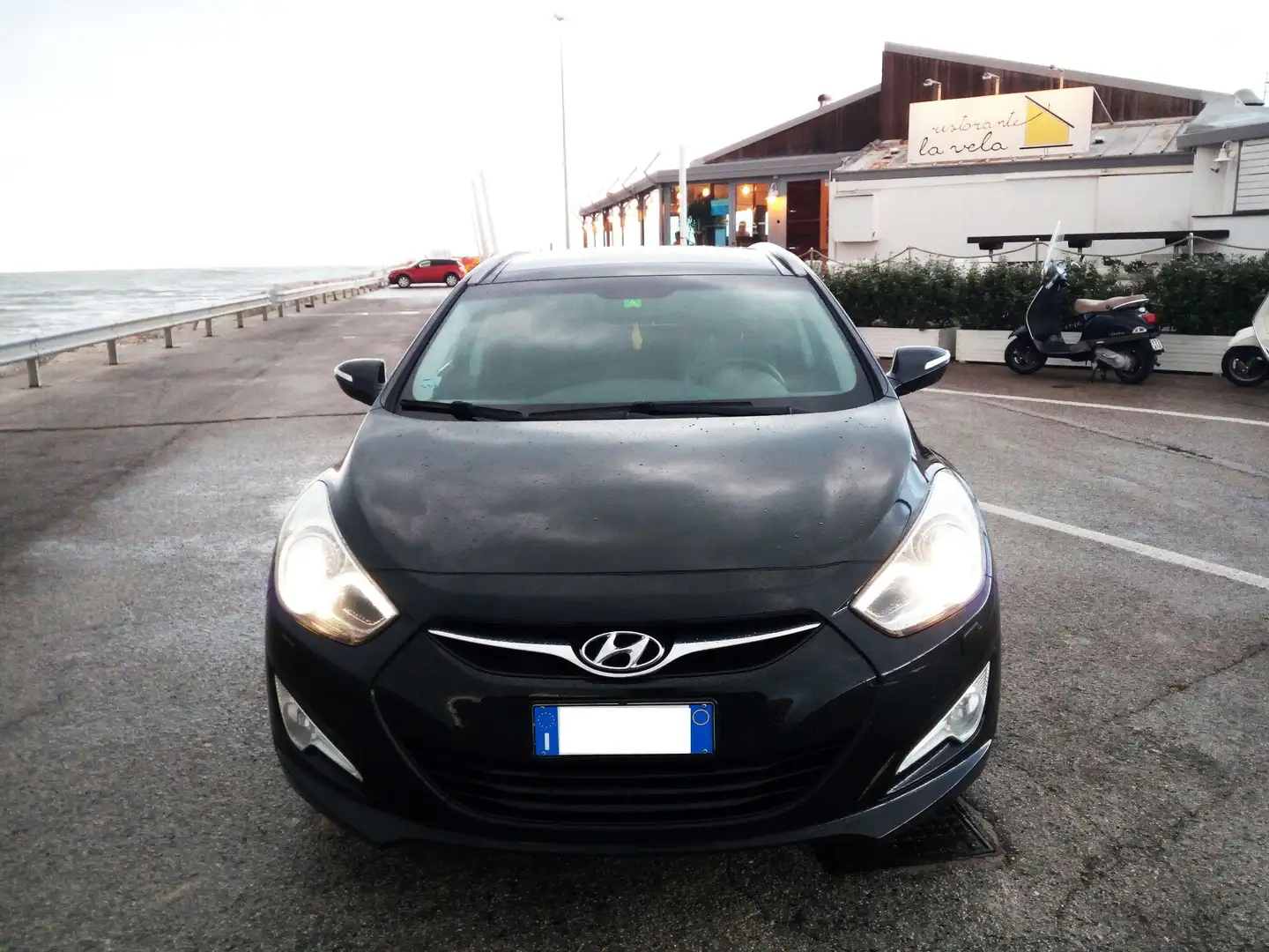 Hyundai i40 Wagon 1.7 crdi Style 136cv Negru - 1