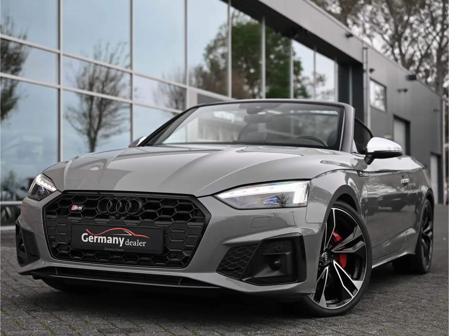 Audi S5 Cabriolet 3.0 TFSI Quattro 354pk Quantum Laser-led Grau - 1