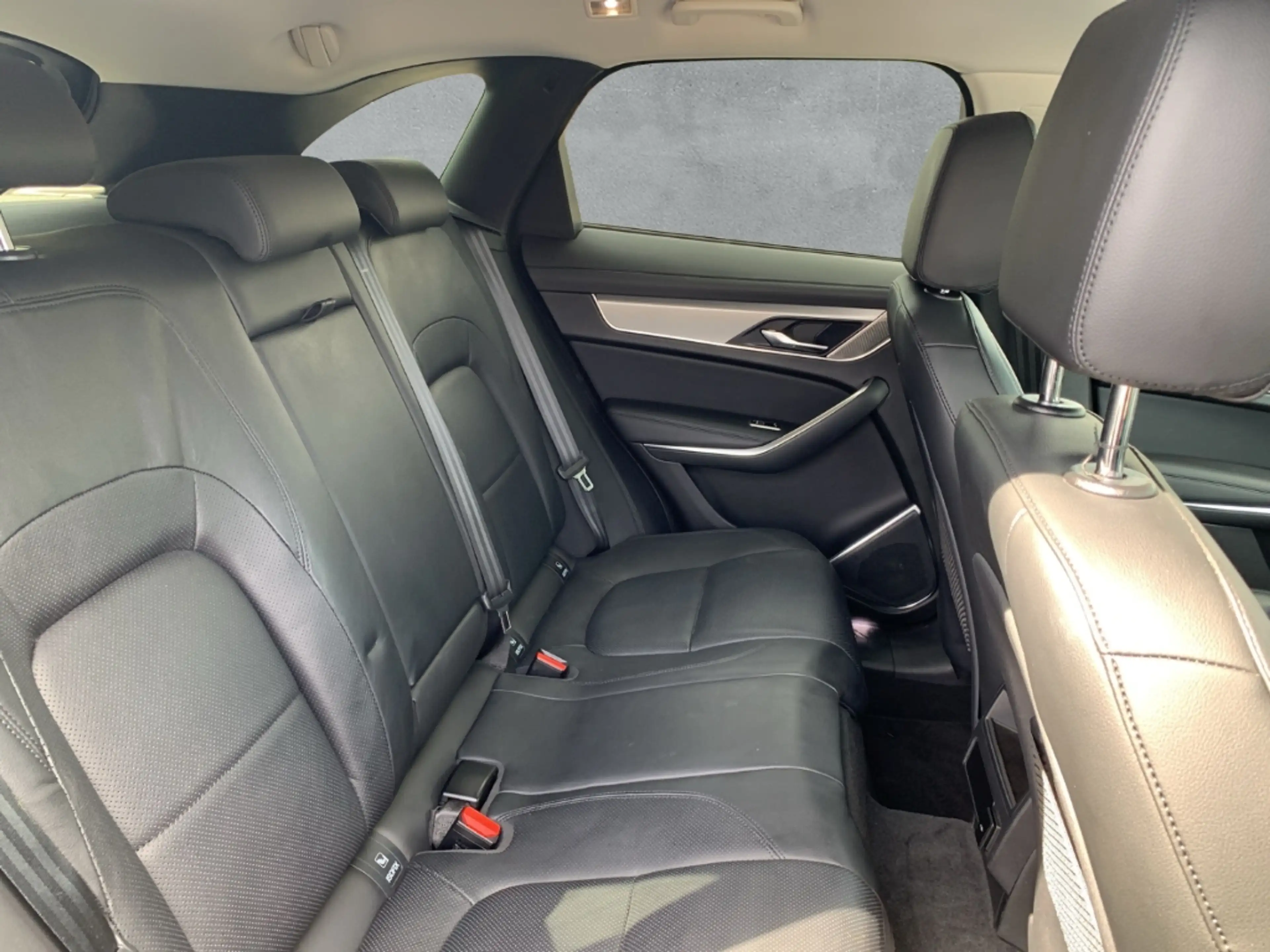Jaguar F-Pace D300 AWD SE PIXEL-LED+HUD+SHZG — photo 5