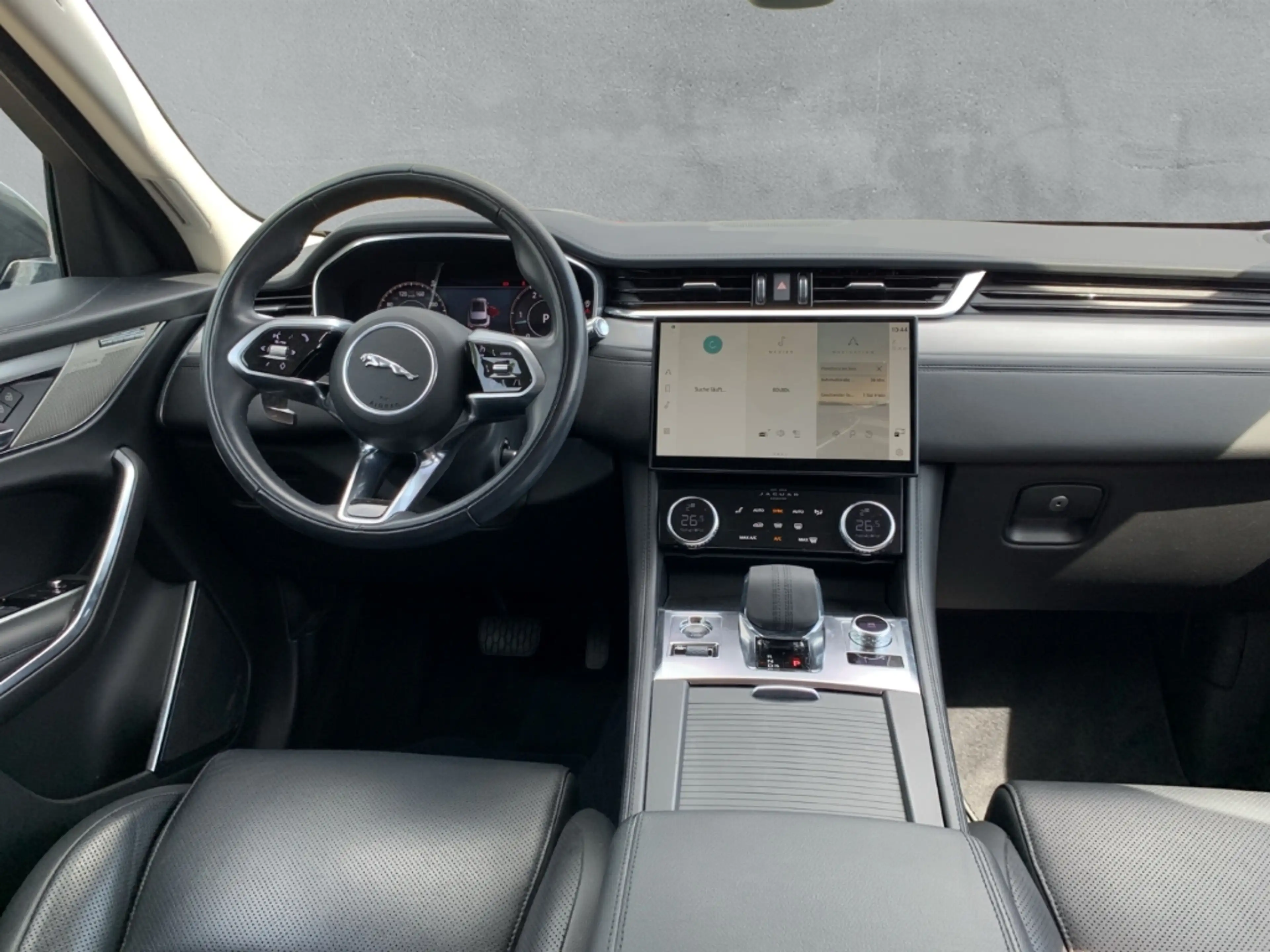 Jaguar F-Pace D300 AWD SE PIXEL-LED+HUD+SHZG — photo 4