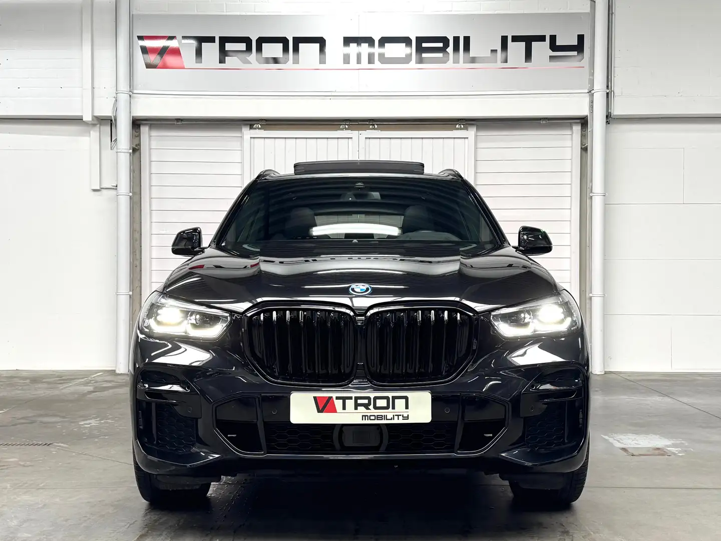 BMW X5 X5 xDrive45e M-Pack PANO*CARPLAY*LUCHTVERING*H-UP Zwart - 2