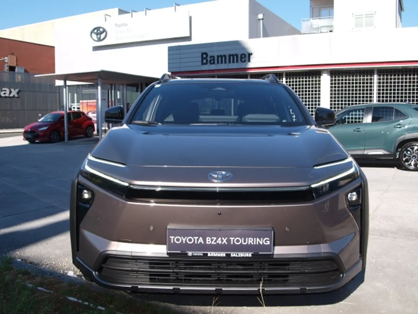 Toyota bZ4X bZ4X Touring Elektro 74,7kWh AWD Lounge Braun - 2