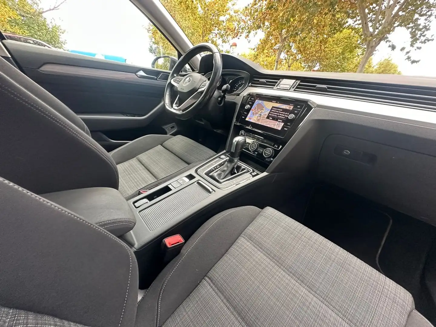 Volkswagen Passat Executive 2.0 TDI 110kW (150CV) DSG Gris - 2