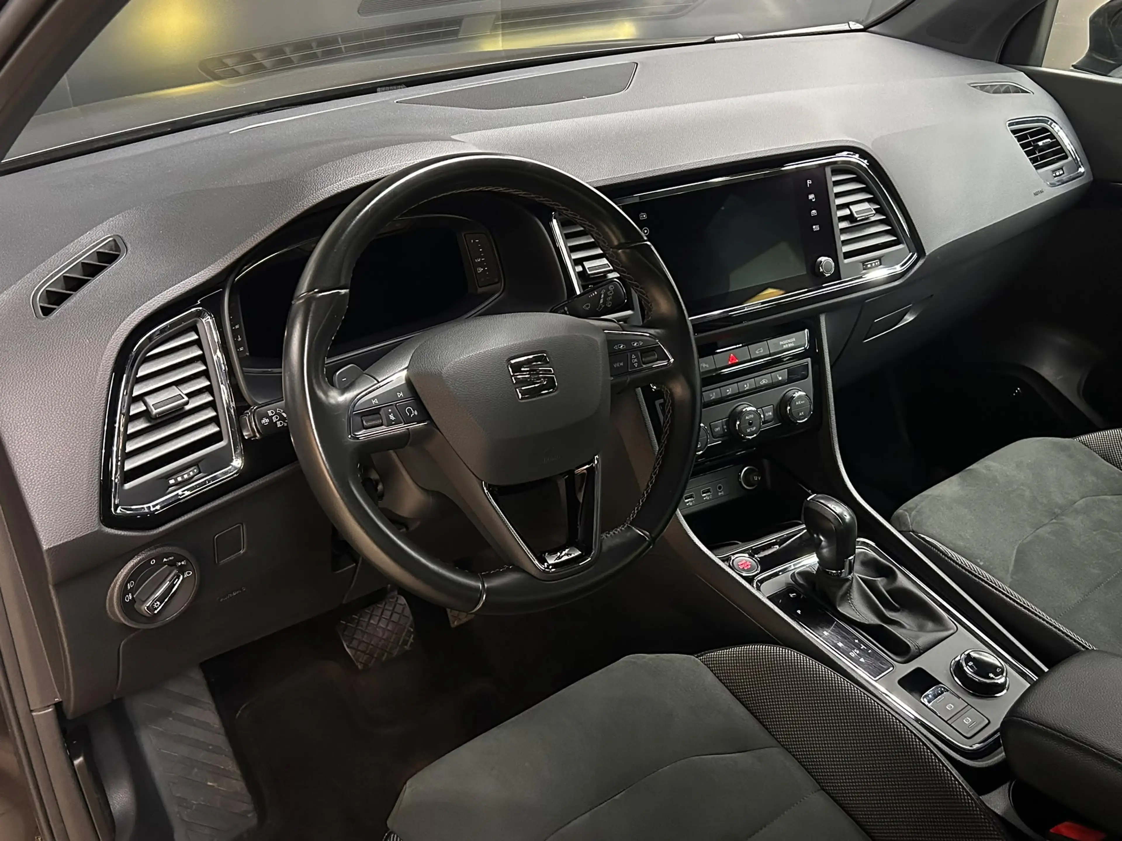 SEAT Ateca Xcellence 4Drive LED+PANO+SHZ+ACC+360°+AHK — photo 12