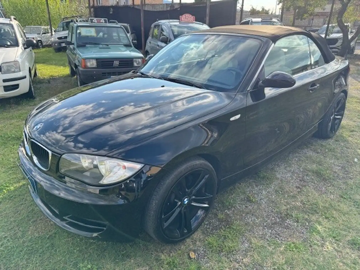 BMW 120 120d Cabrio Attiva Schwarz - 1