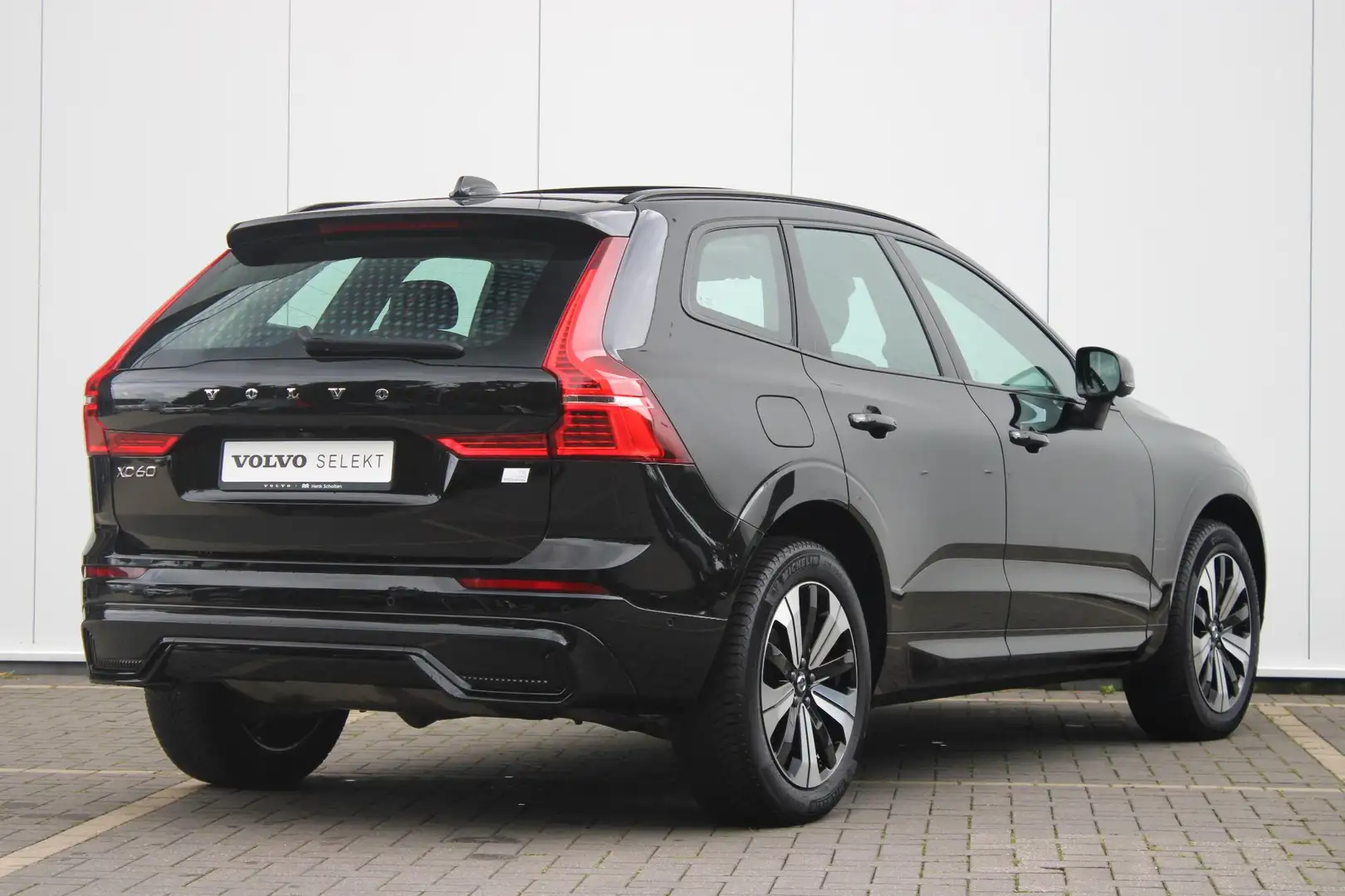 Volvo XC60 T6 350PK AUT8 AWD Plus Dark | 360 Camera | Adaptiv Zwart - 2