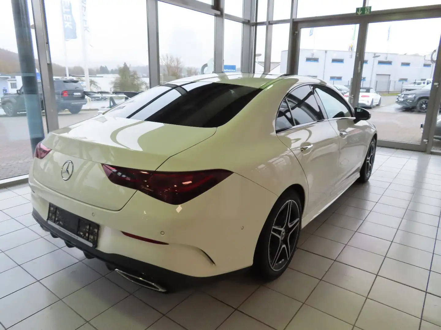 Mercedes-Benz CLA 200 AMG PANO KAMERA Blanc - 2