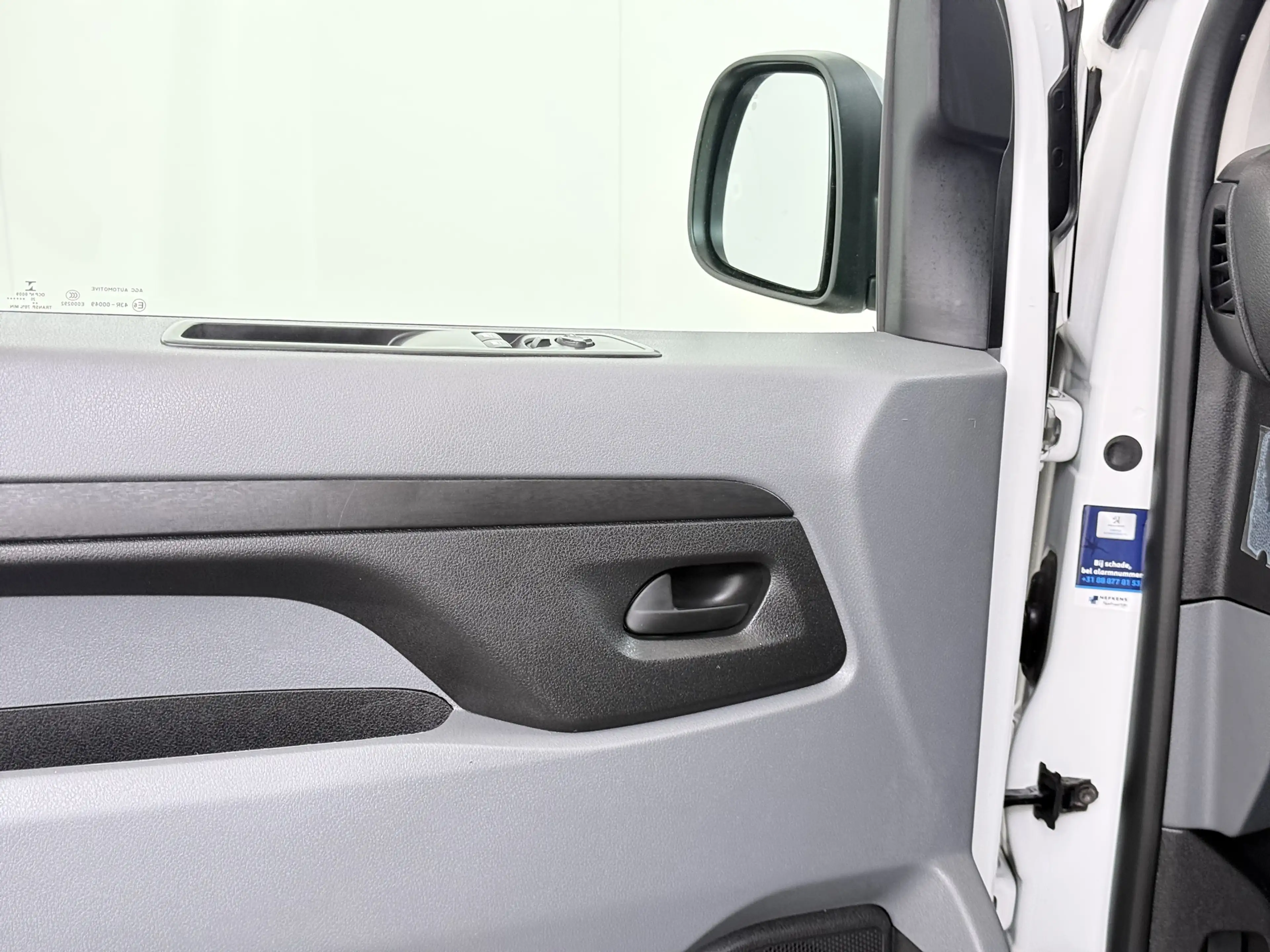 Peugeot Expert 2.0HDI 123PK Imperiaal 3-Persoons Trekhaak Airco A — photo 23
