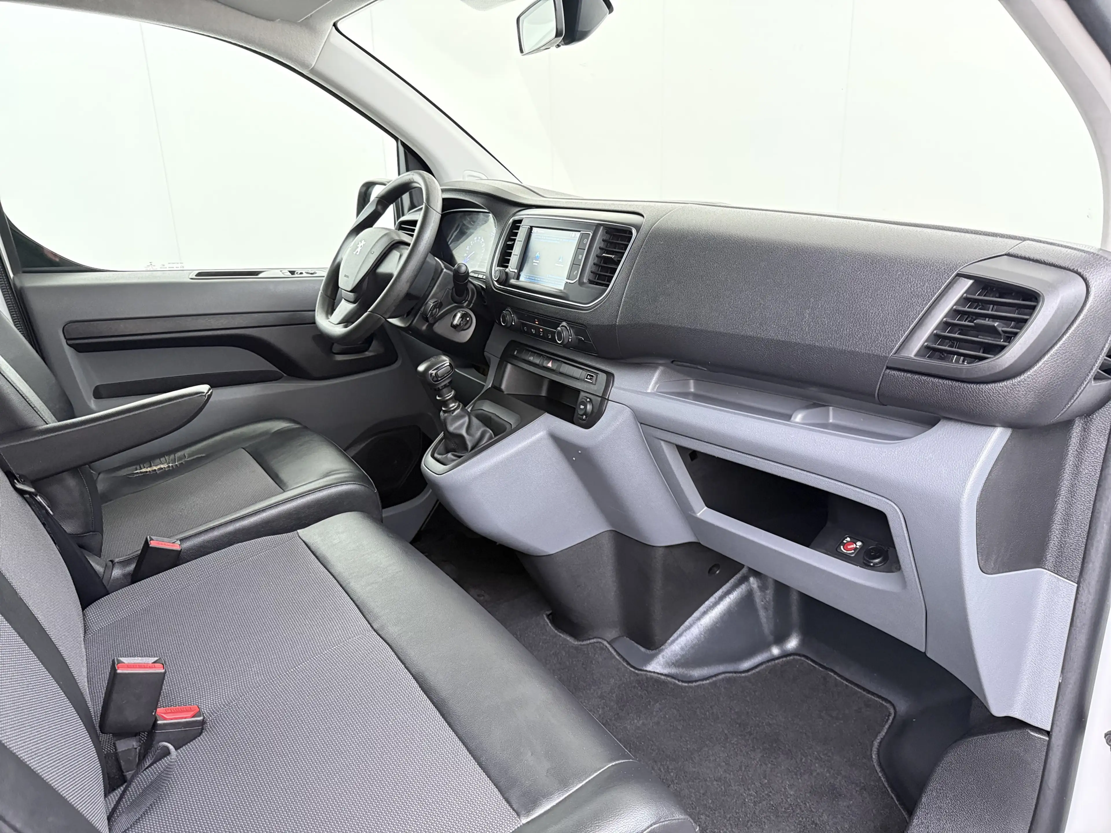 Peugeot Expert 2.0HDI 123PK Imperiaal 3-Persoons Trekhaak Airco A — photo 28