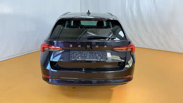 Skoda Octavia view 6
