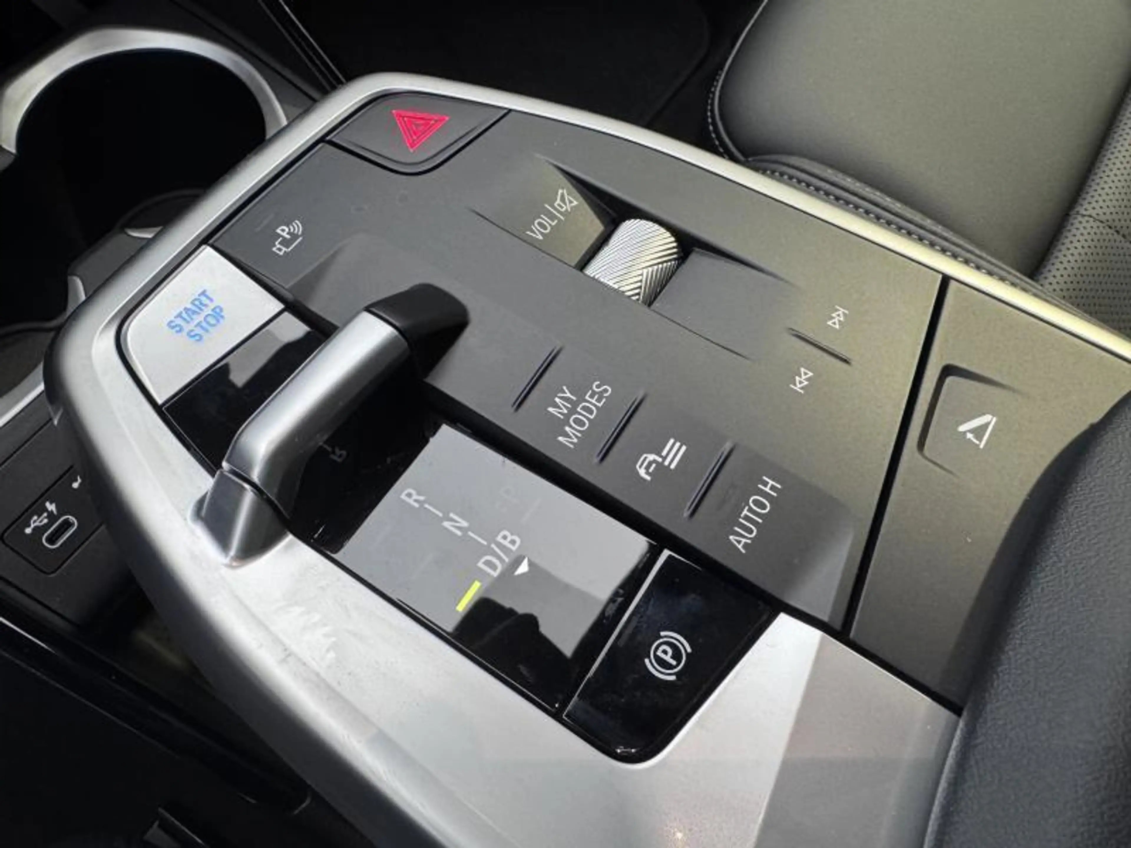 BMW iX2 xDrive30 Pack M Sport Shadow *TVAC* — photo 12