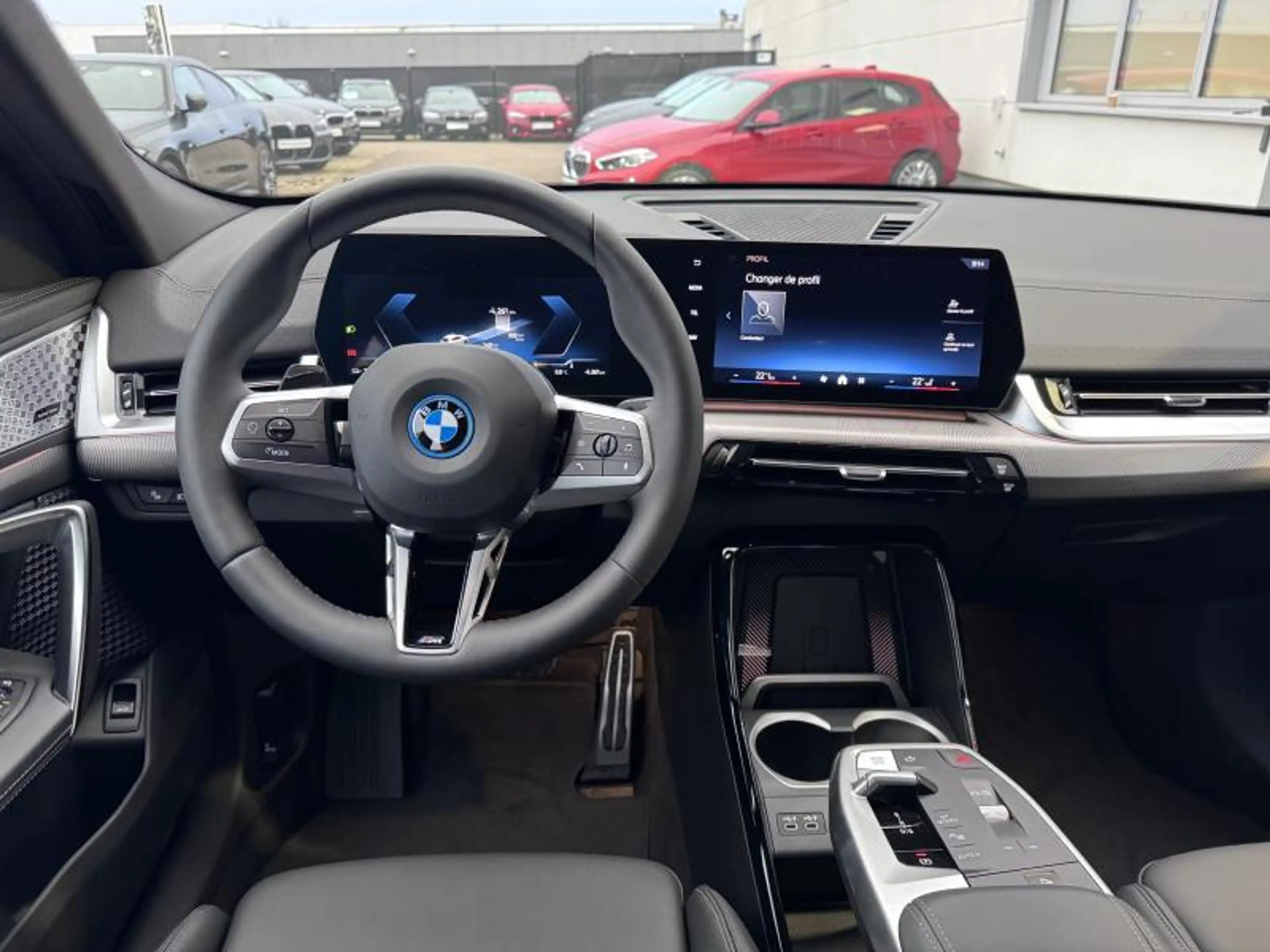 BMW iX2 xDrive30 Pack M Sport Shadow *TVAC* — photo 6
