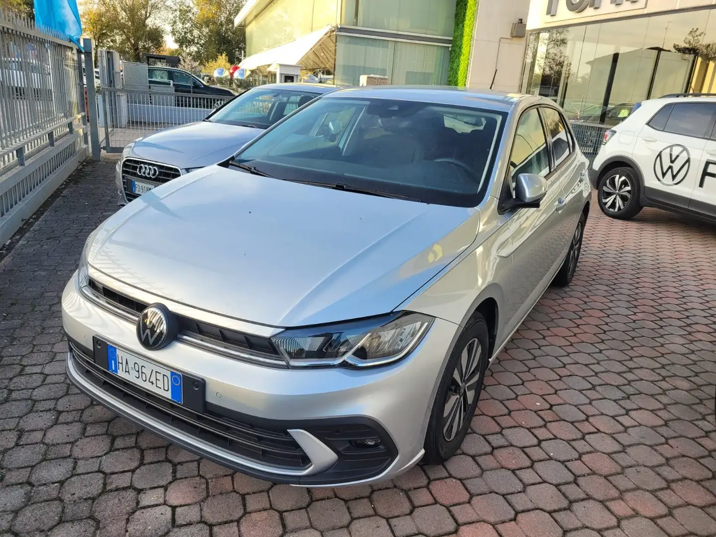 Volkswagen Polo Polo VI 2022 1.0 tsi Edition Plus 95cv Argento - 1